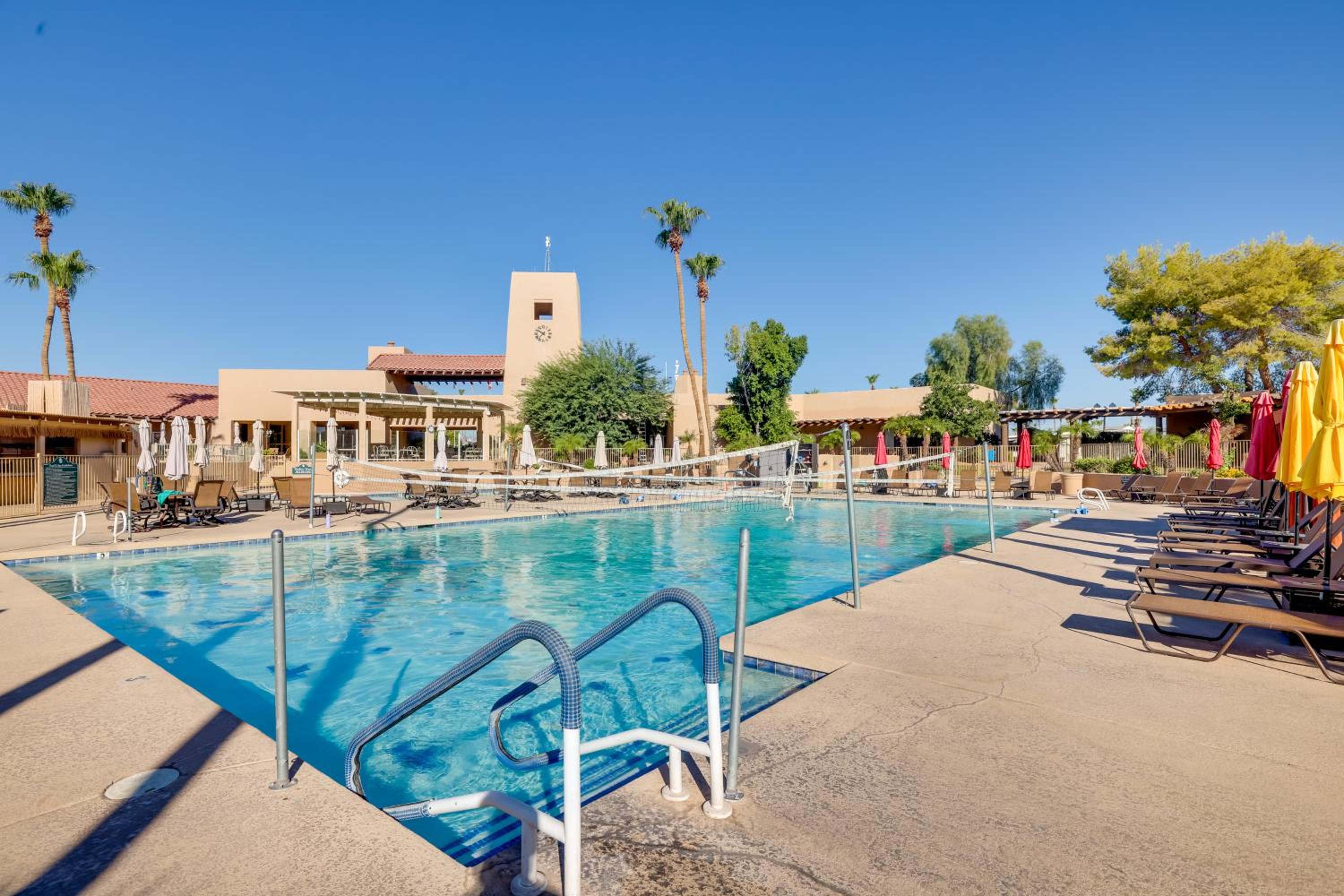5 Mi to Sun City Snowbird Rental with Pool Access
