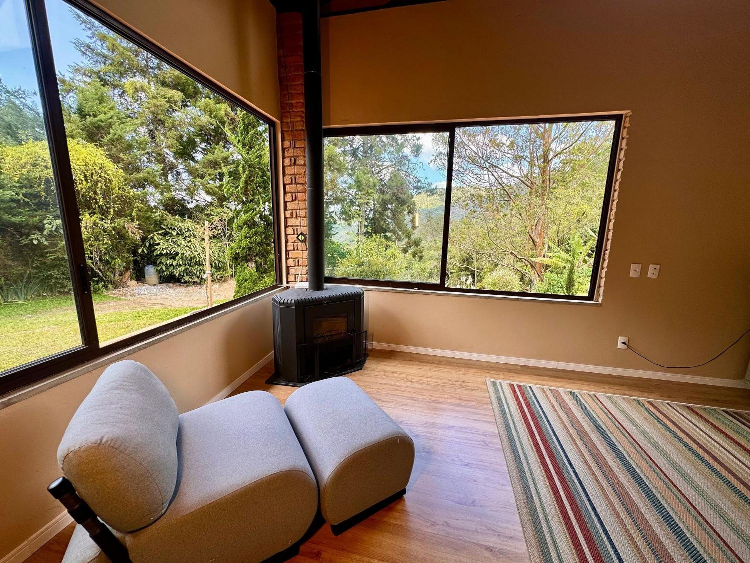 Casa com Jacuzzi e Área Gourmet em Mury
