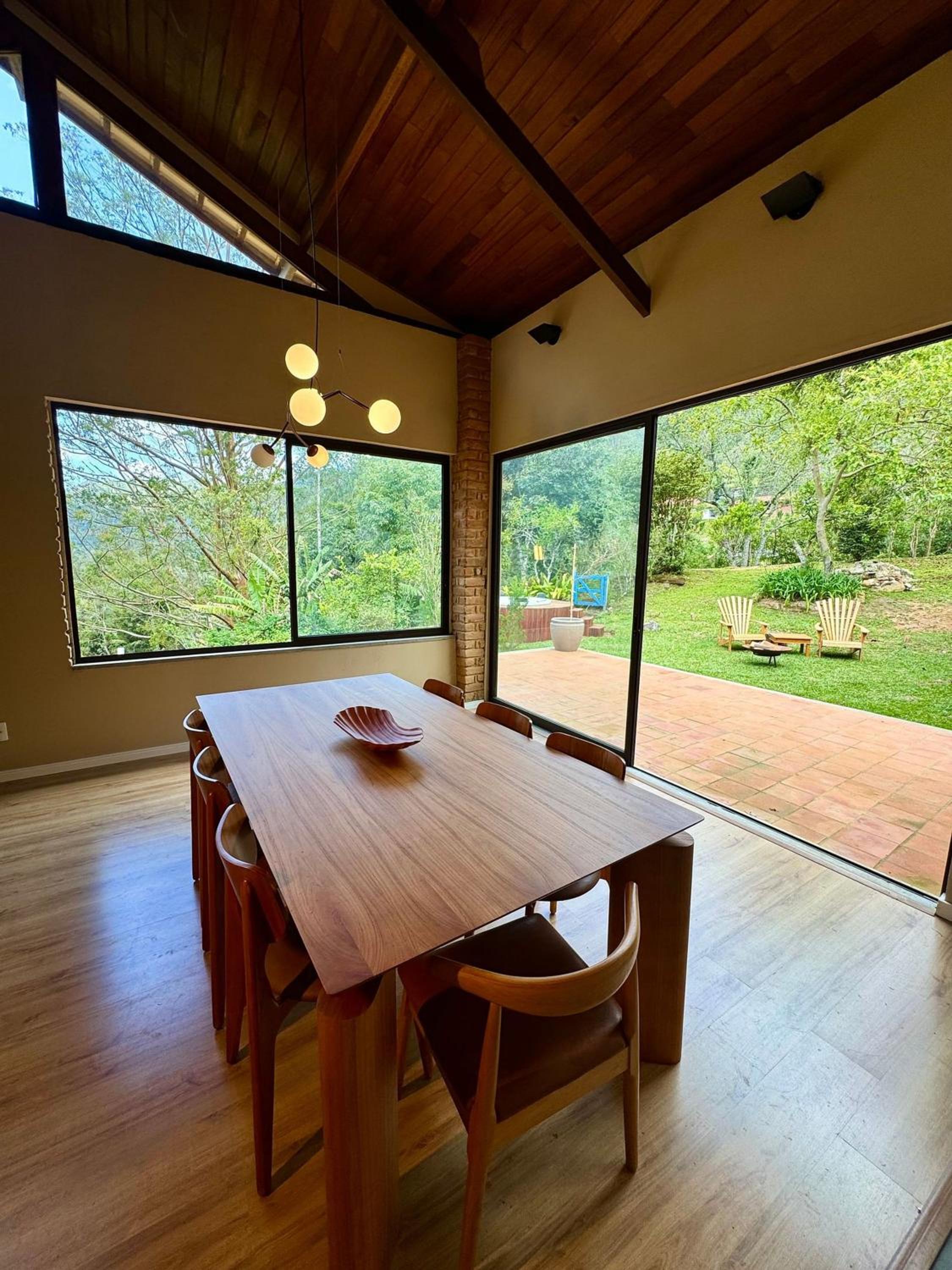 Casa com Jacuzzi e Área Gourmet em Mury