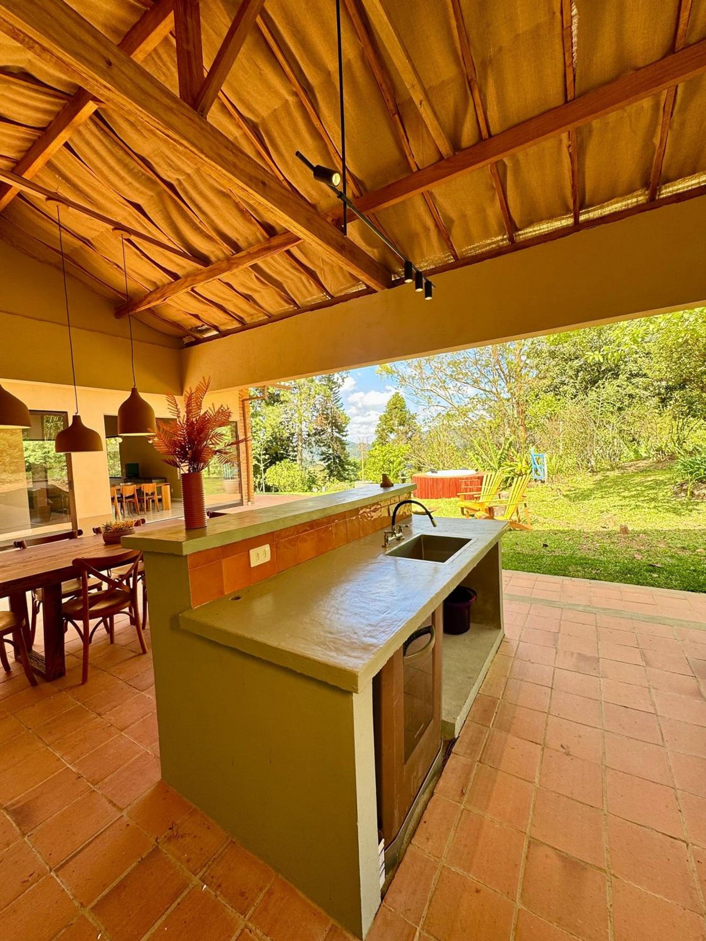 Casa com Jacuzzi e Área Gourmet em Mury