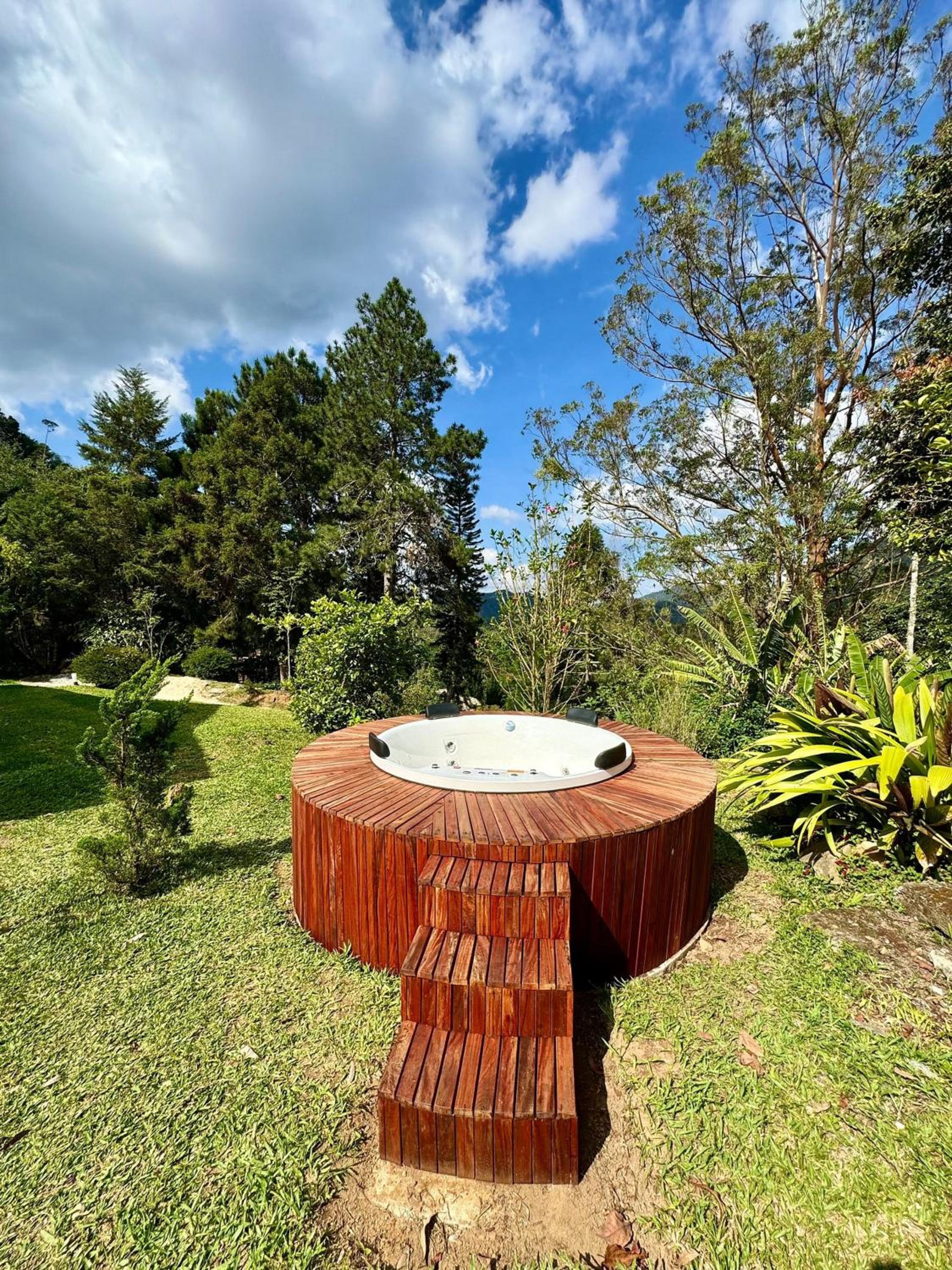 Casa com Jacuzzi e Área Gourmet em Mury