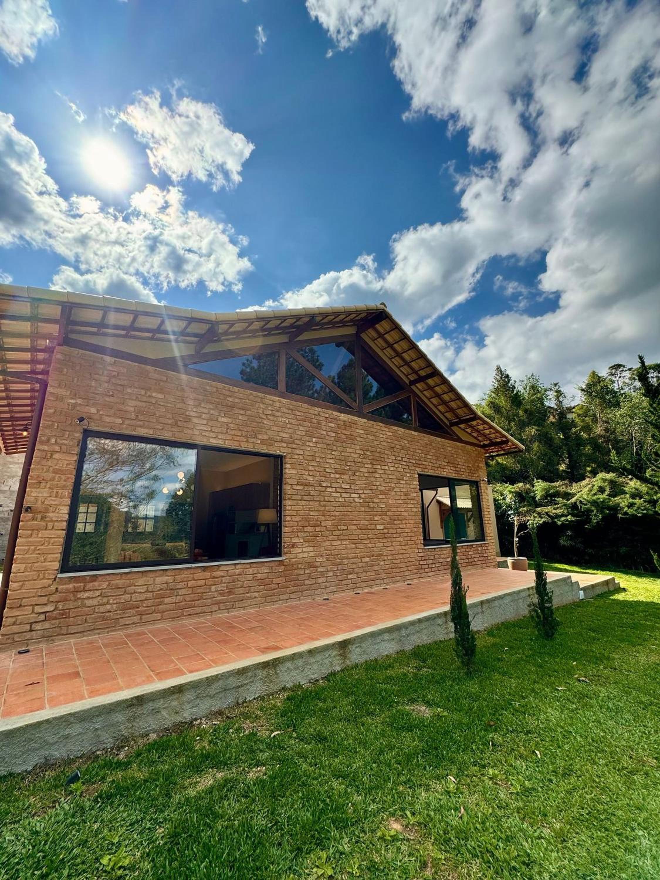 Casa com Jacuzzi e Área Gourmet em Mury