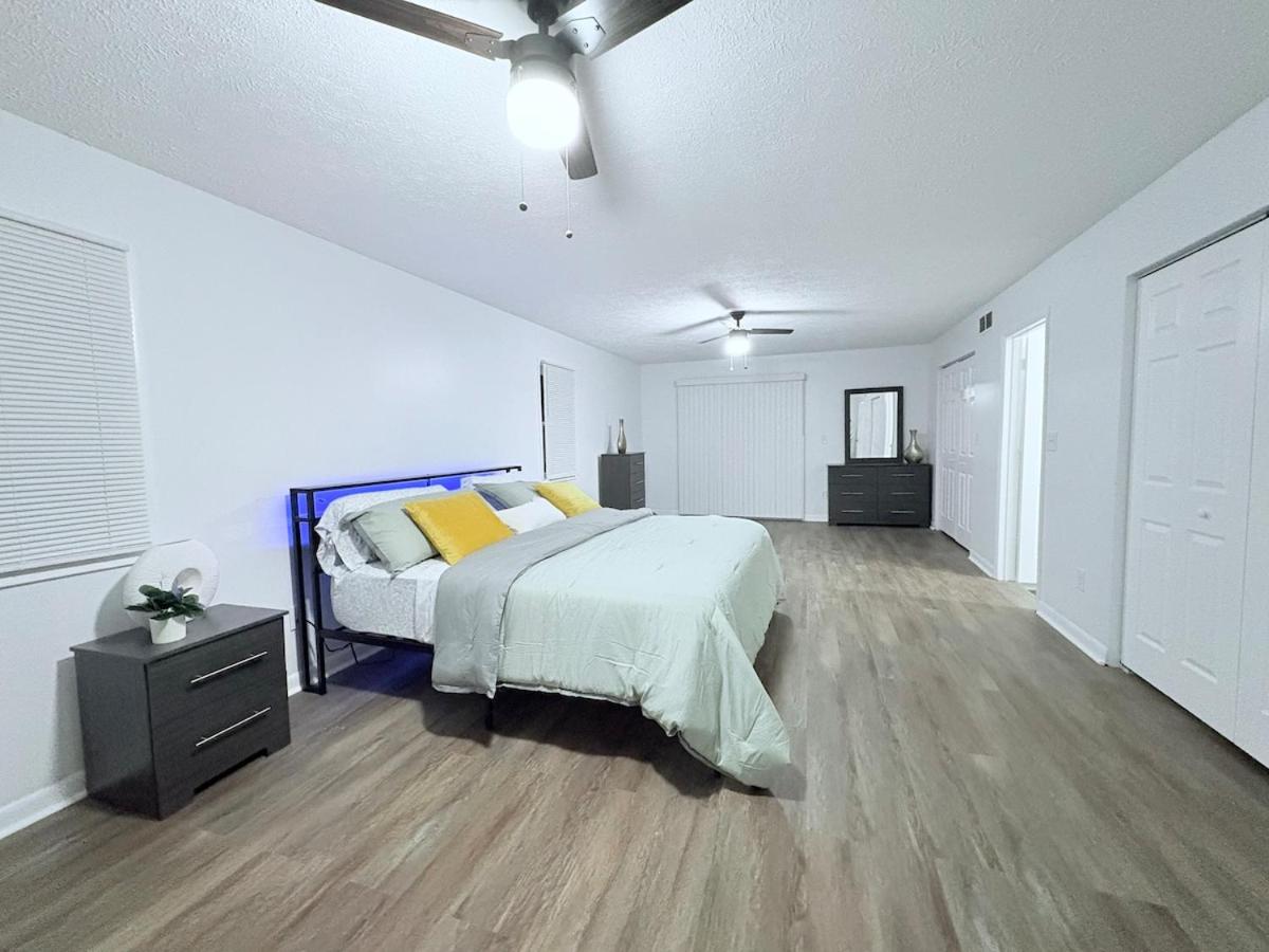 Peaceful King House - Gift for 3-night stays!