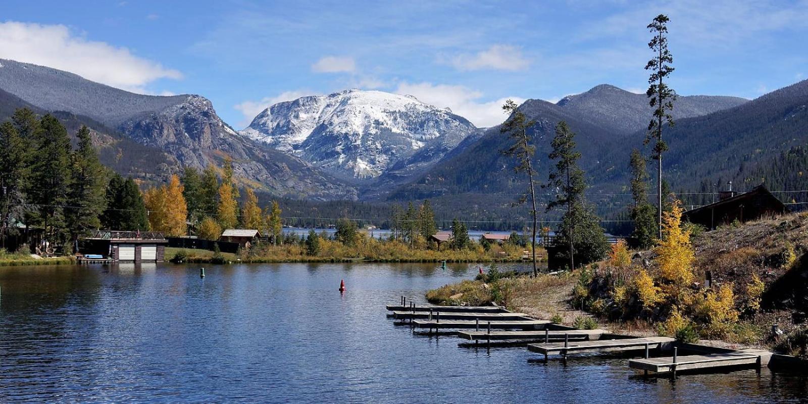 New Mountain Home, Amazing Unobstructed Lake & Mountain Views, Hot Tub, Close to Town!