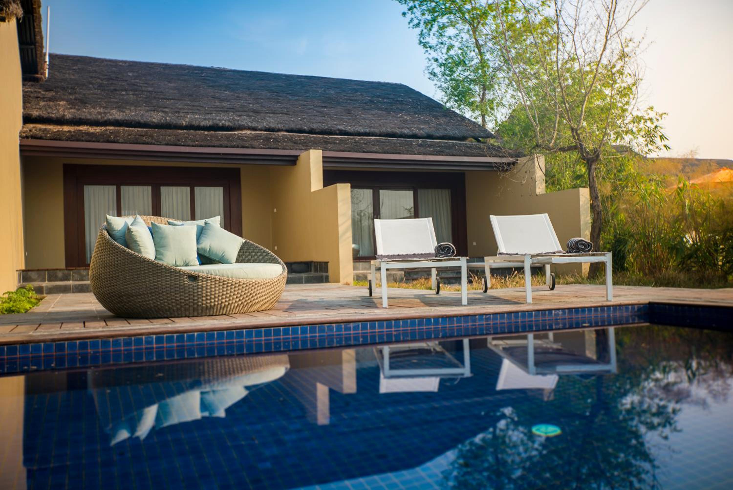 Meghauli Serai Chitwan National Park - A Taj Safari Lodge
