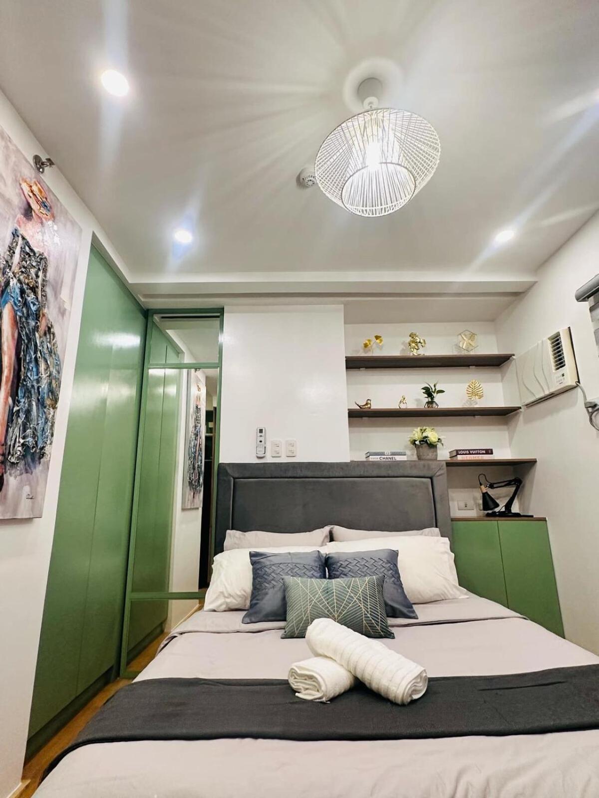 Cozy Studio near Roxas Night Market with Fast WiFi and Netflix