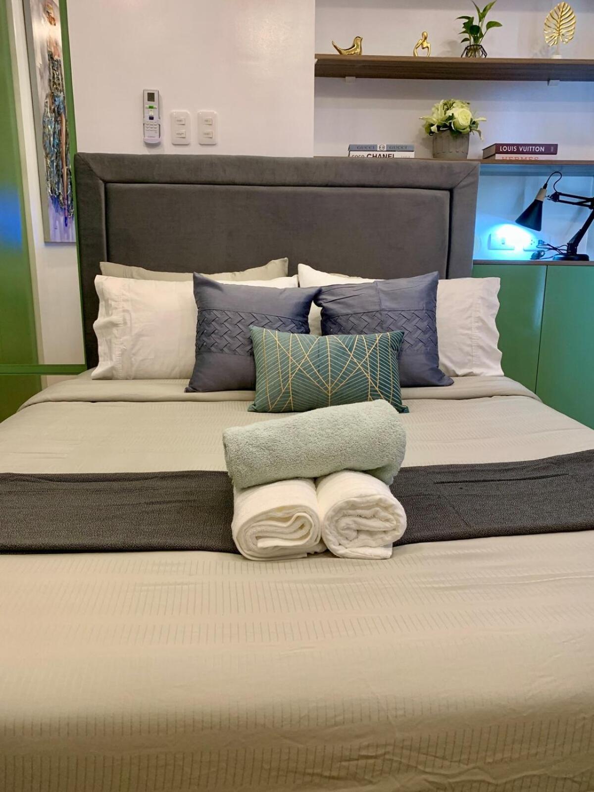 Cozy Studio near Roxas Night Market with Fast WiFi and Netflix