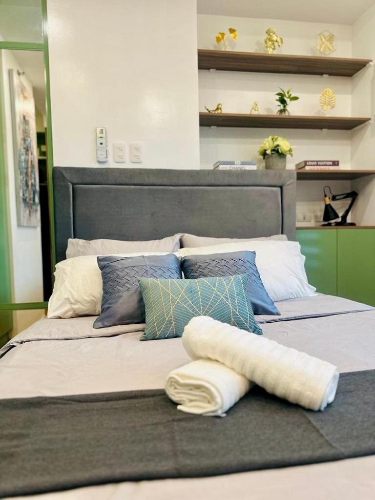 Cozy Studio near Roxas Night Market with Fast WiFi and Netflix