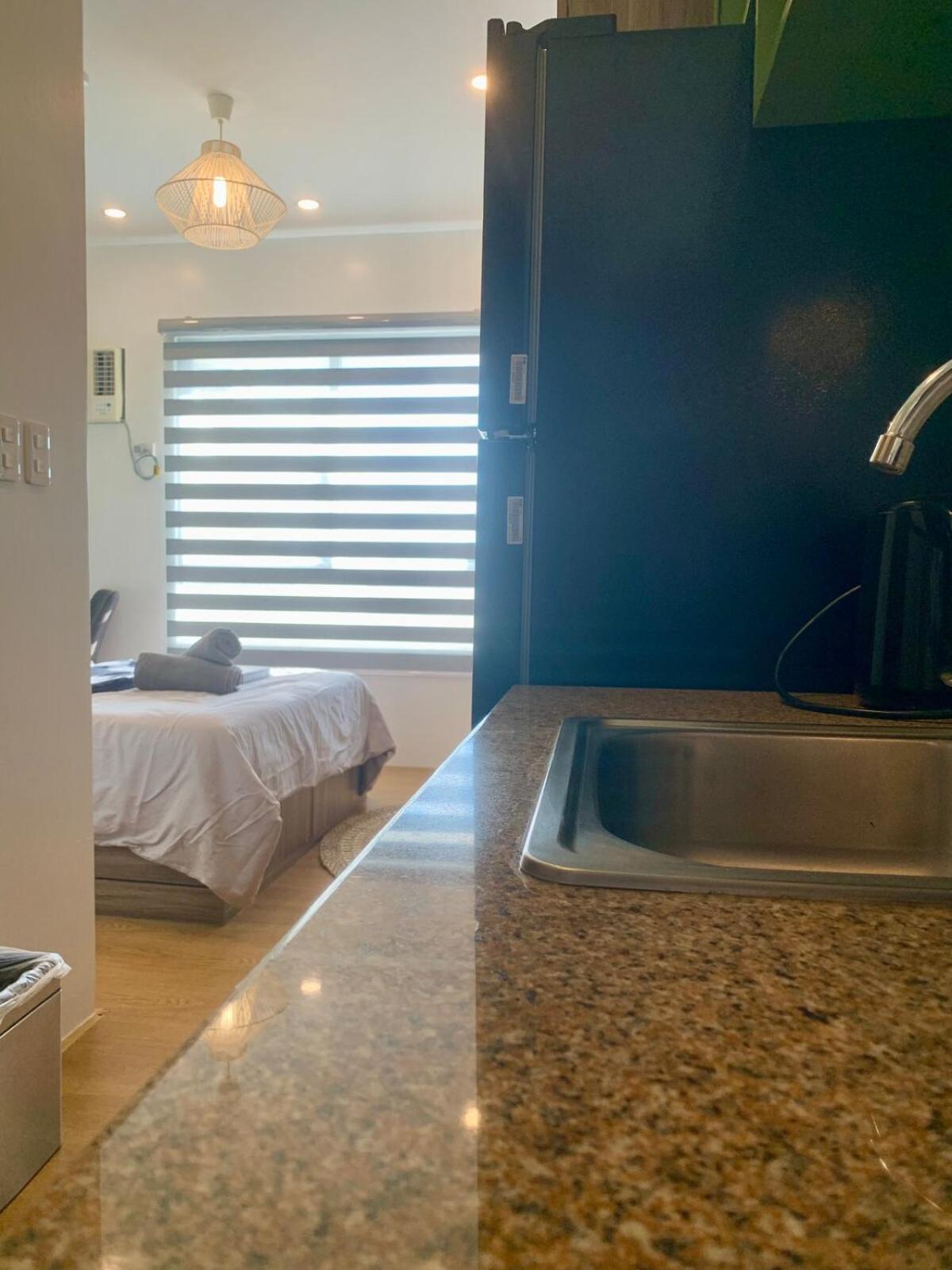 Cozy Studio near Roxas Night Market with Fast WiFi and Netflix