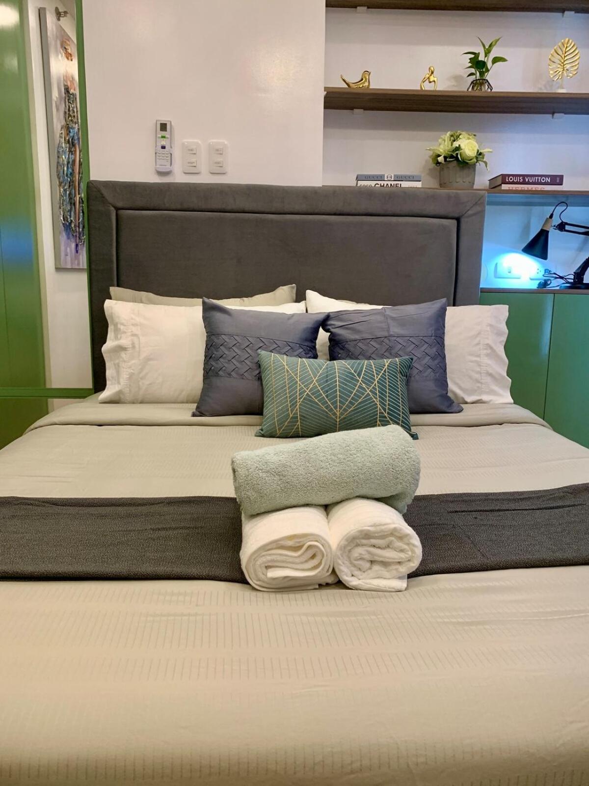 Cozy Studio near Roxas Night Market with Fast WiFi and Netflix
