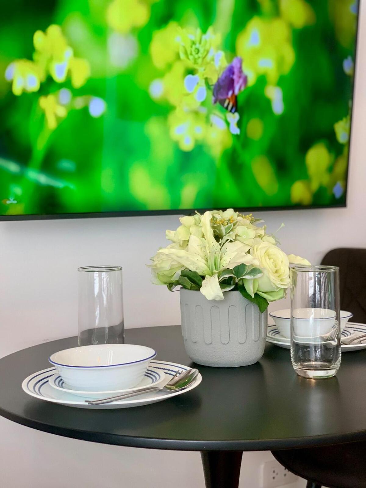 Cozy Studio near Roxas Night Market with Fast WiFi and Netflix