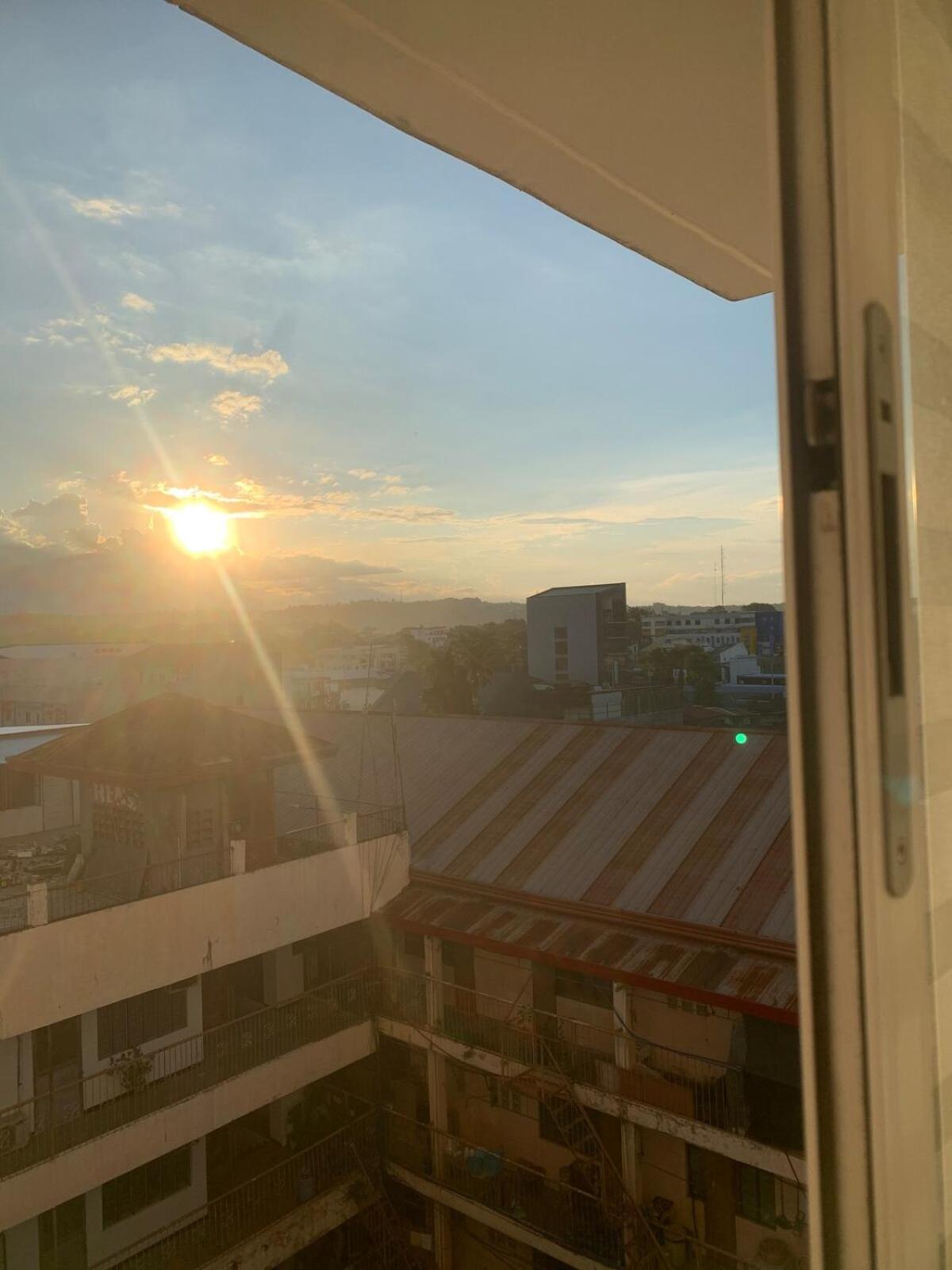 Cozy Studio near Roxas Night Market with Fast WiFi and Netflix