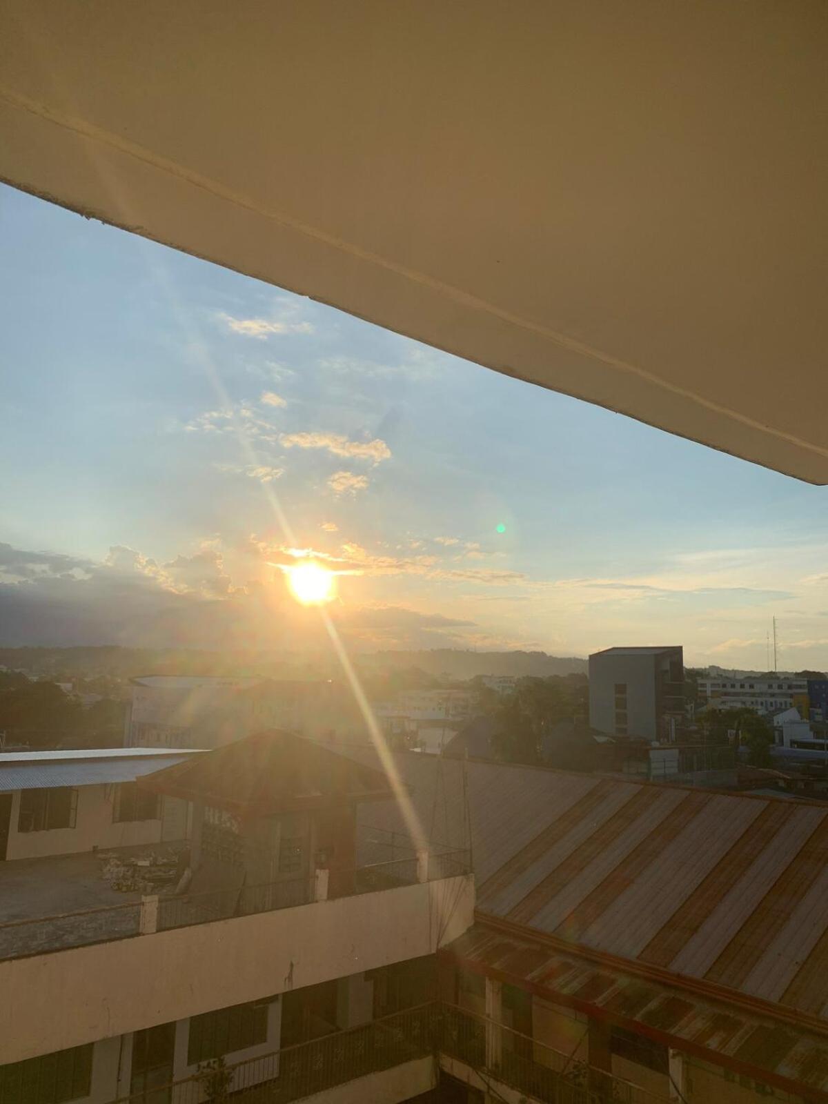 Cozy Studio near Roxas Night Market with Fast WiFi and Netflix
