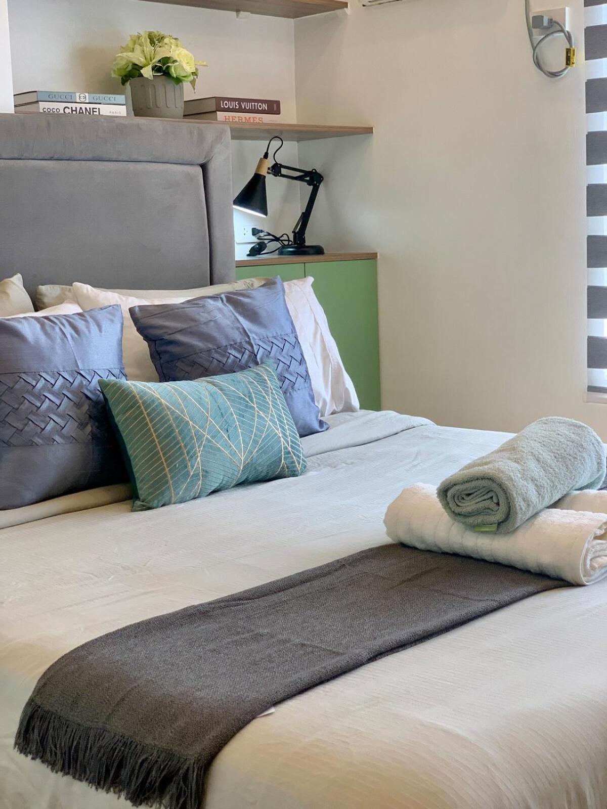 Cozy Studio near Roxas Night Market with Fast WiFi and Netflix