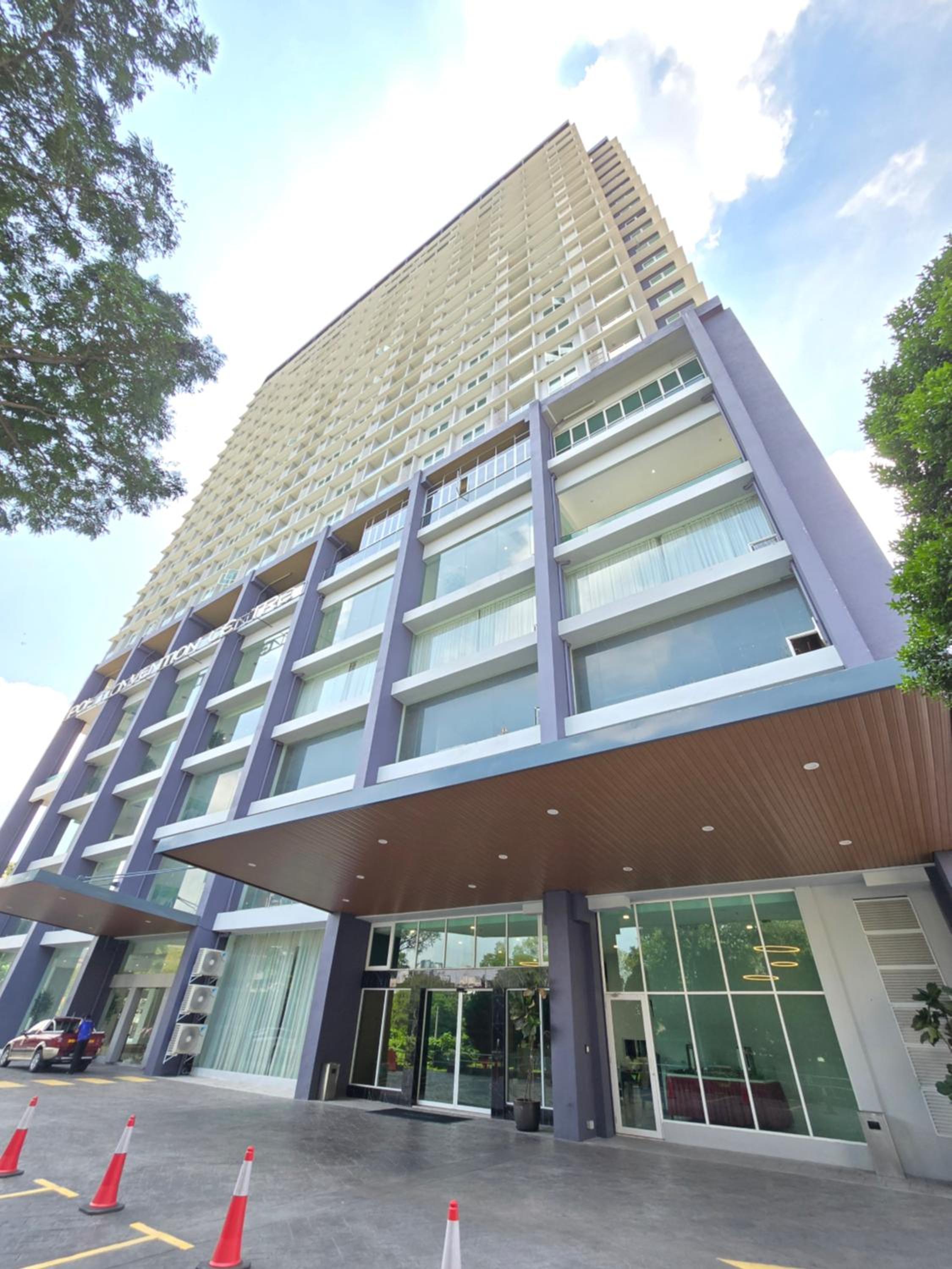 ICC Ipoh Bond Suites by Merveille Louise