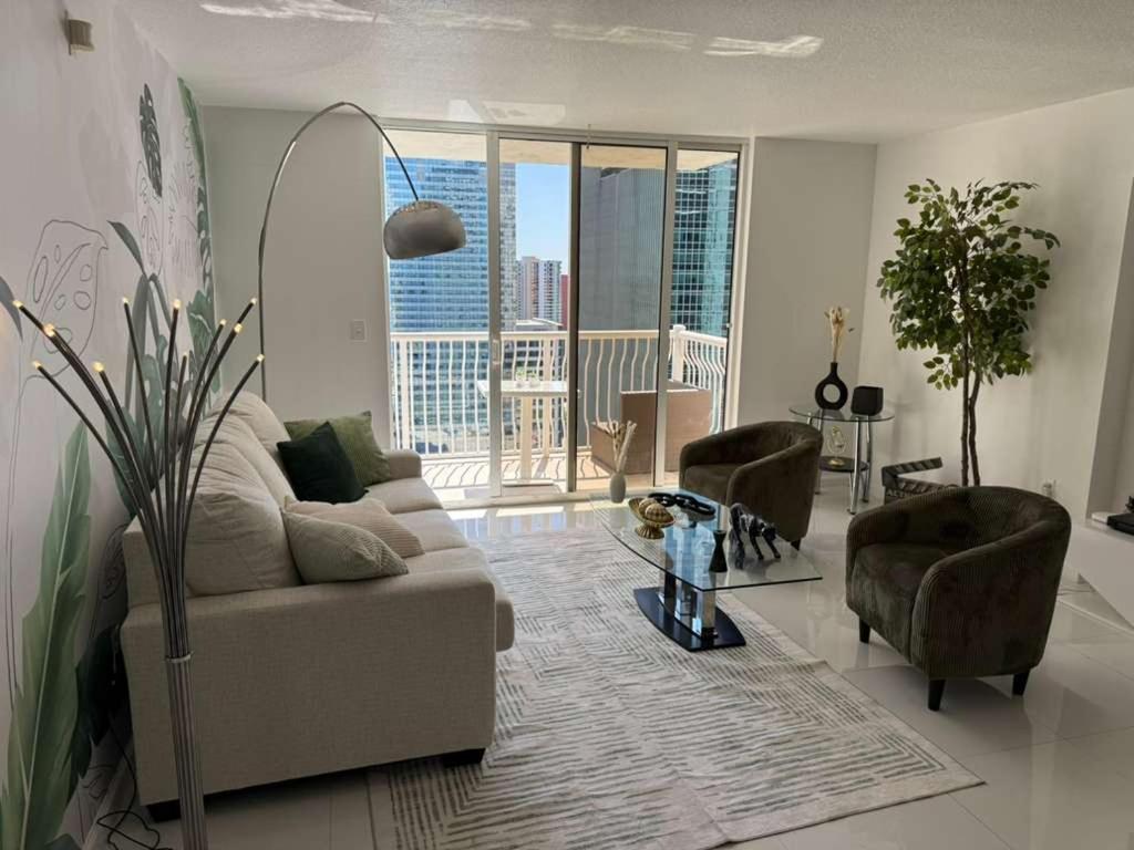 The Bay Suites - Brickell