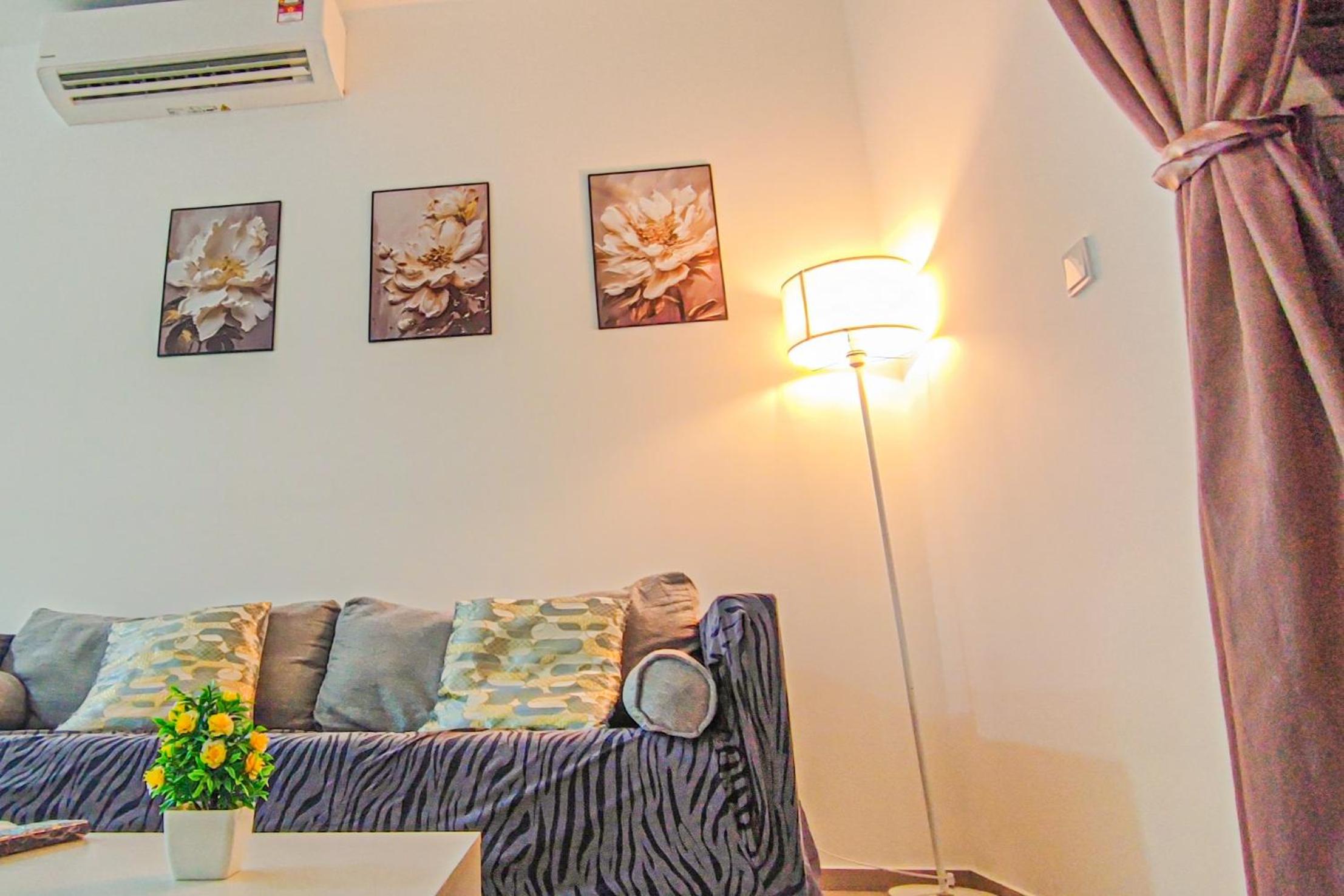 Peaceful Luxury at Tresor Klang by HCK