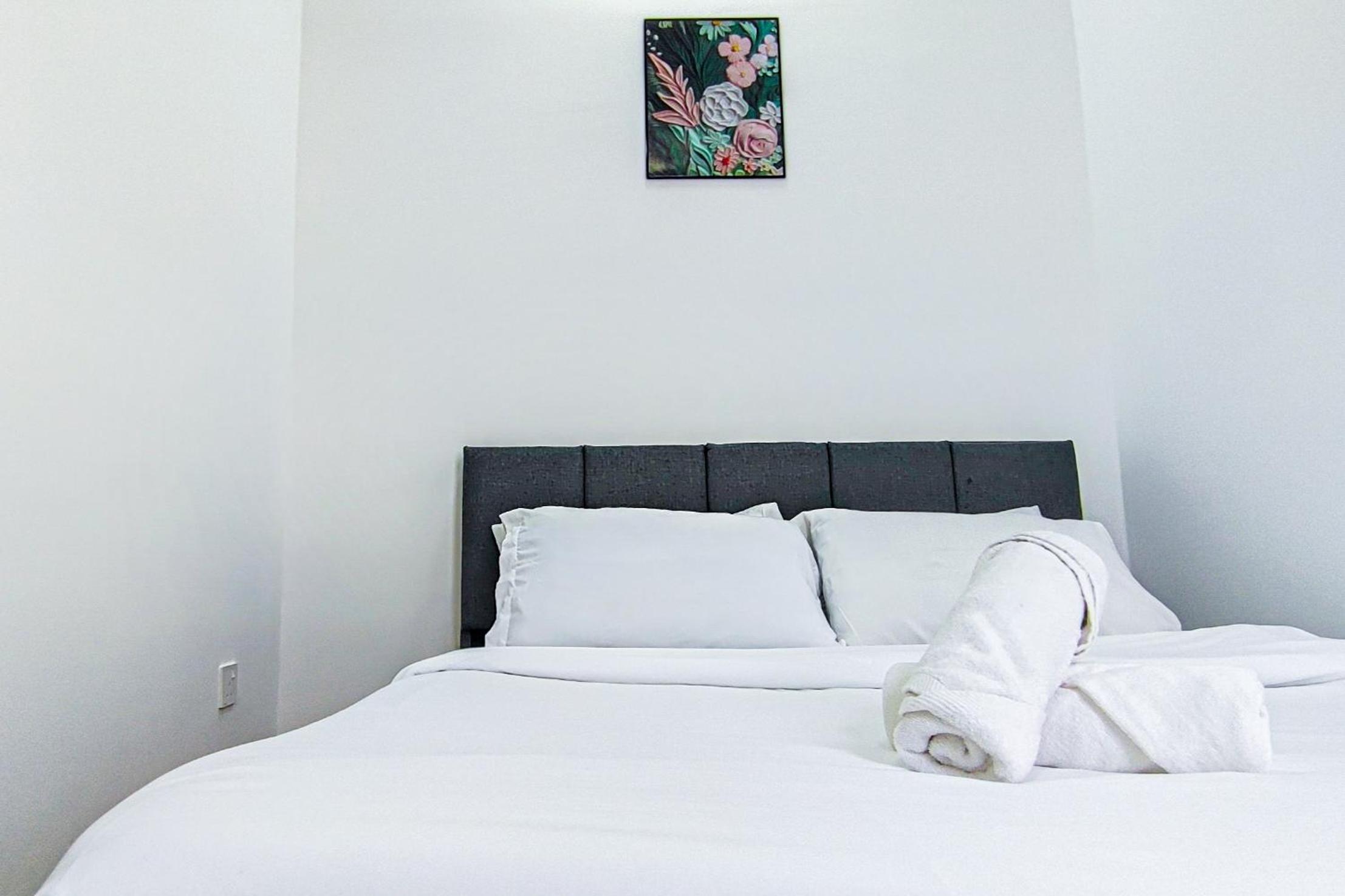 Peaceful Luxury at Tresor Klang by HCK