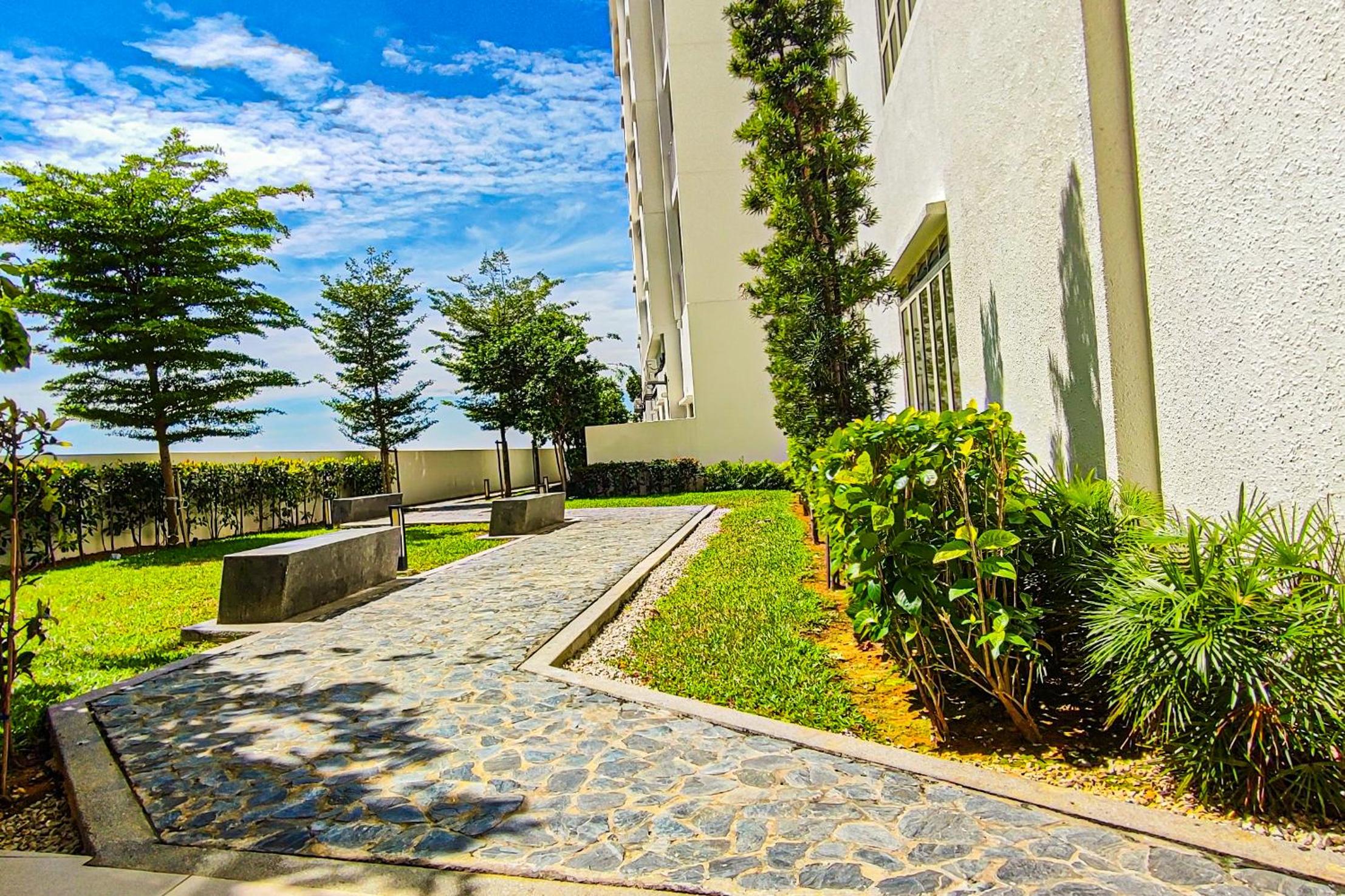 Peaceful Luxury at Tresor Klang by HCK