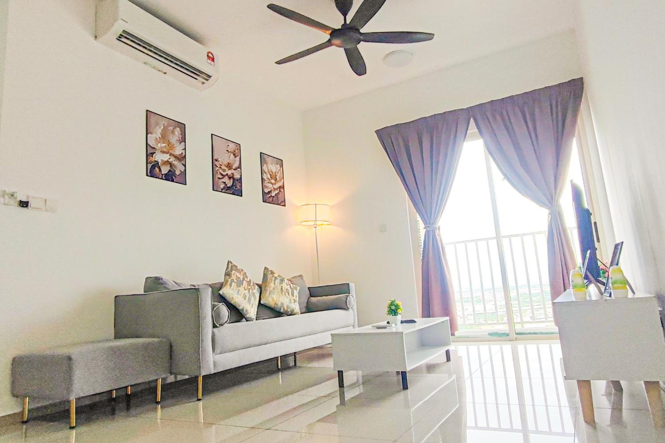 Peaceful Luxury at Tresor Klang by HCK