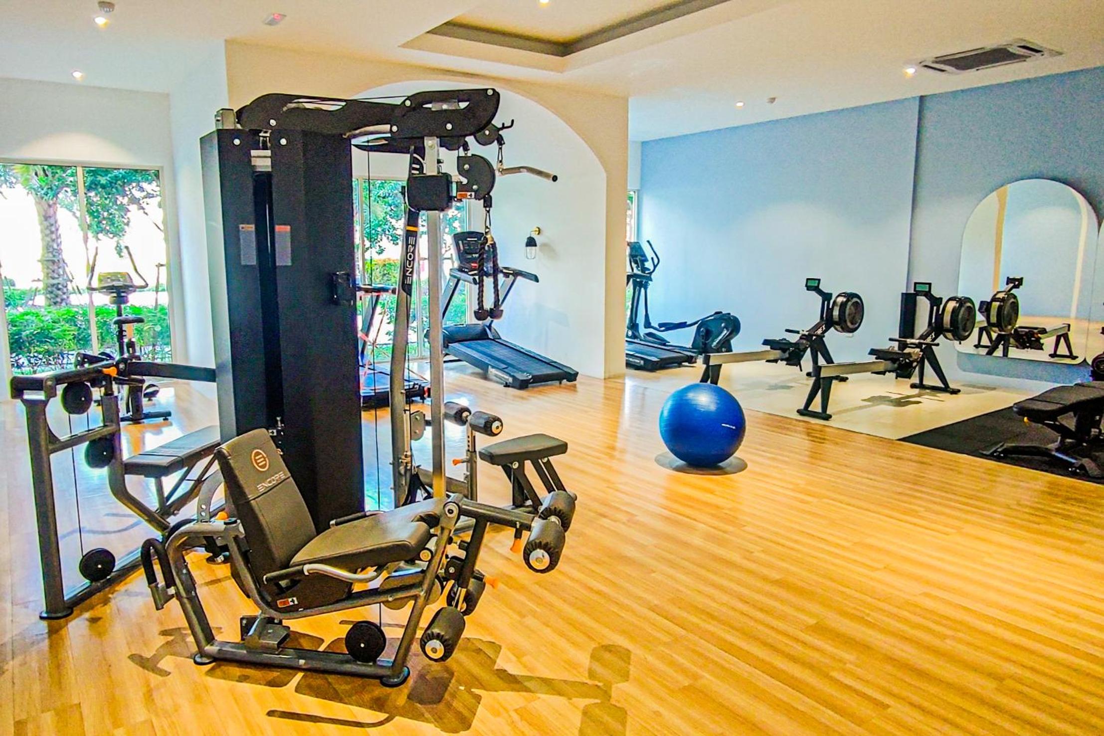 Peaceful Luxury at Tresor Klang by HCK