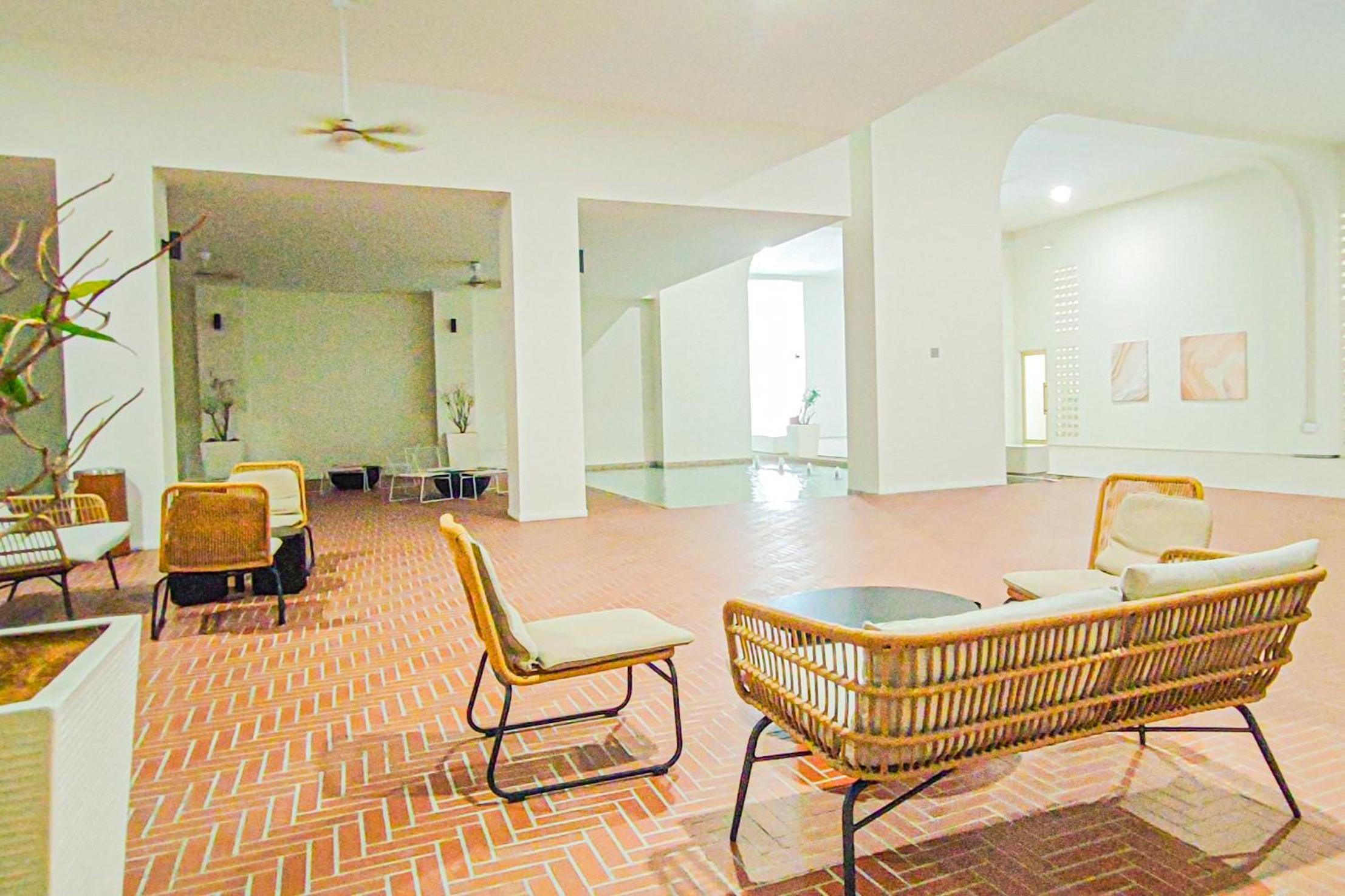 Peaceful Luxury at Tresor Klang by HCK