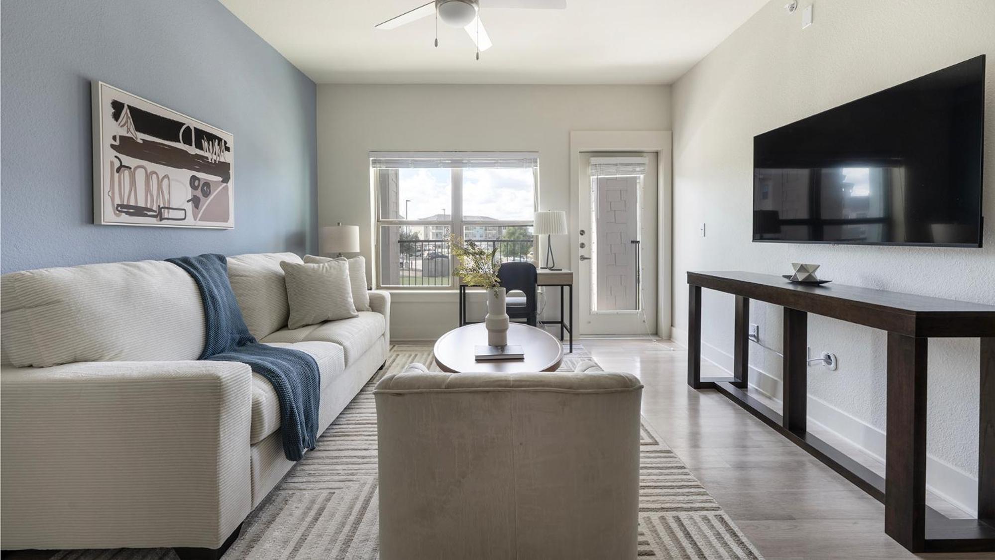 Landing Stylish 1BD Clubhouse Gym