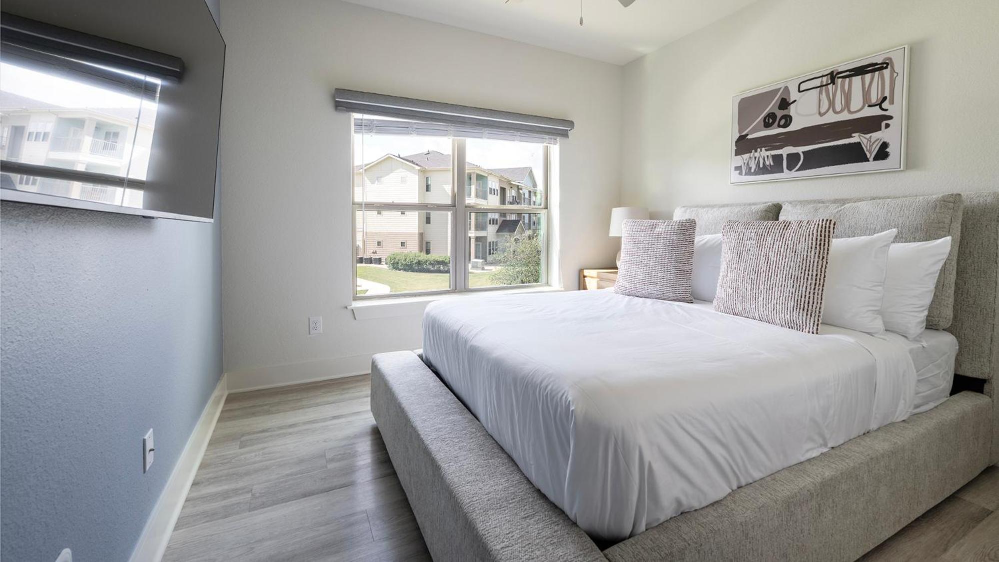 Landing Stylish 1BD Clubhouse Gym