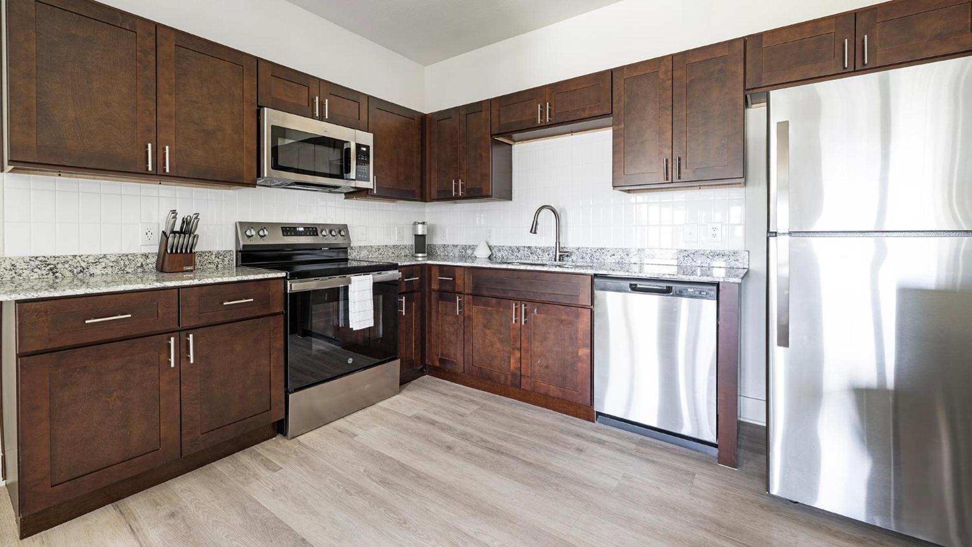 Landing Stylish 1BD Clubhouse Gym