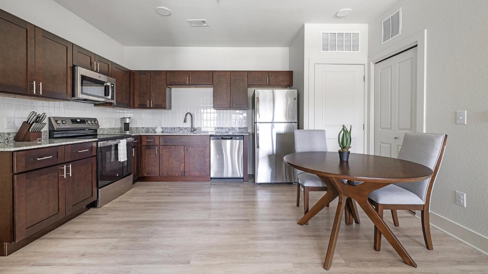 Landing Stylish 1BD Clubhouse Gym