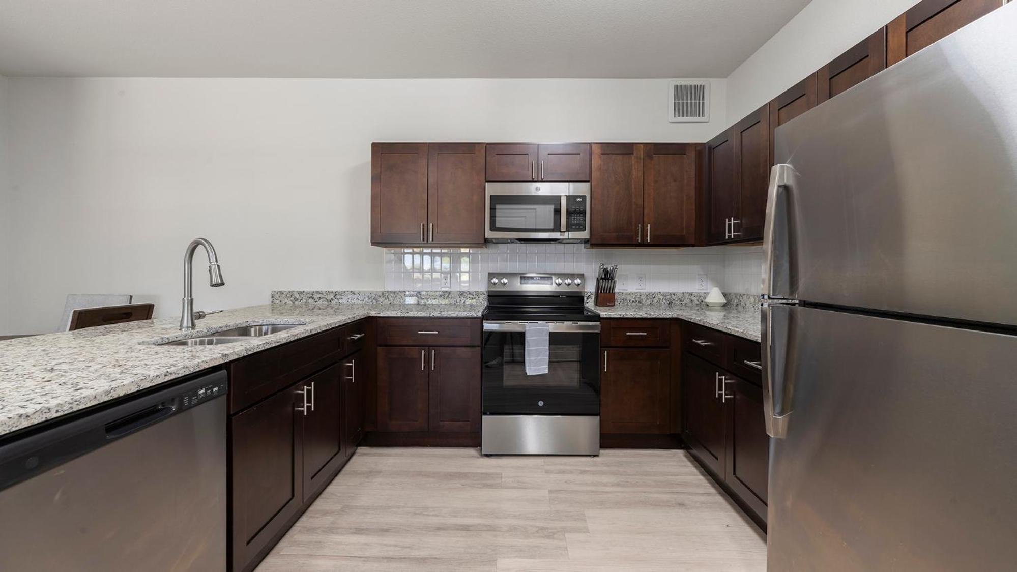 Landing Stylish 1BD Clubhouse Gym
