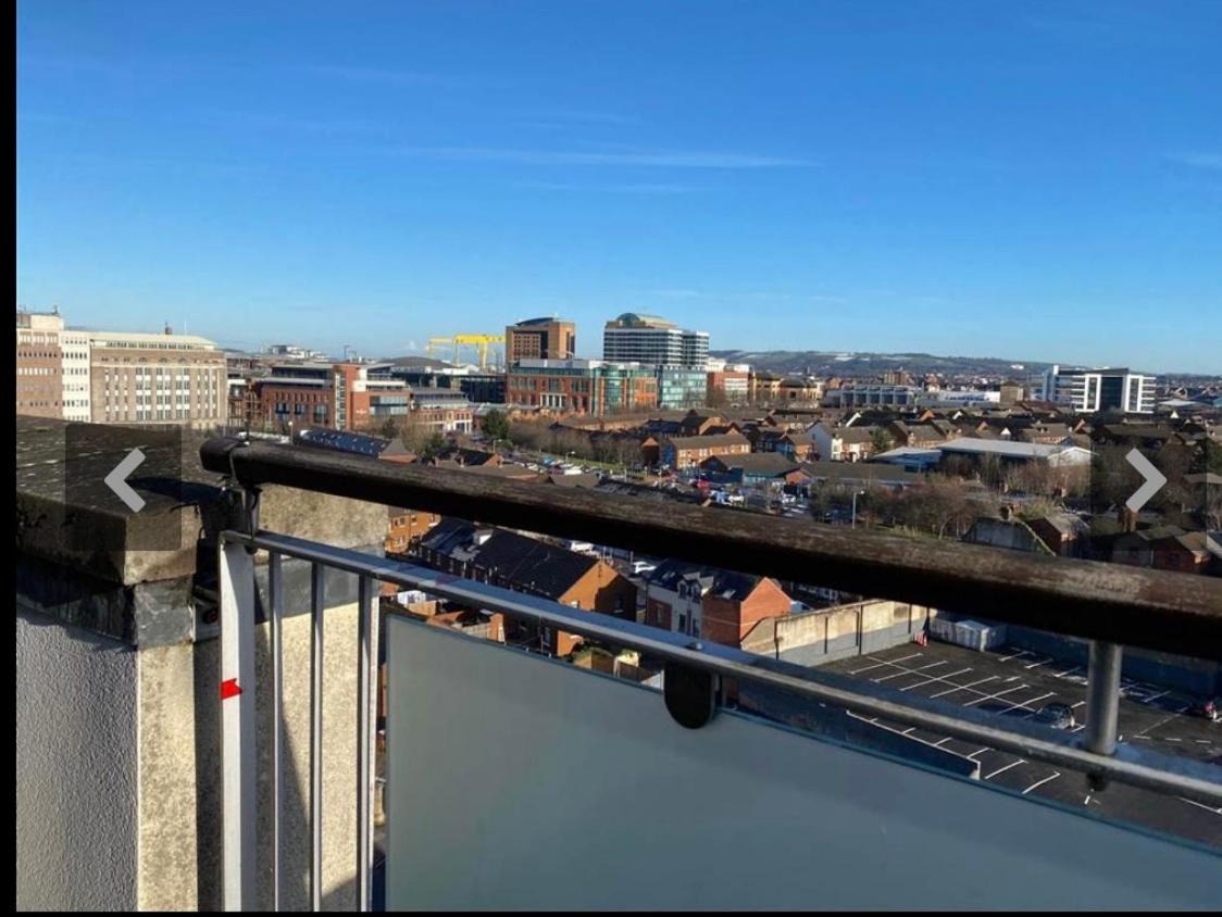 New 4 stars Large prime city center 2 bed 2 bath duplex apartment with free secure parking
