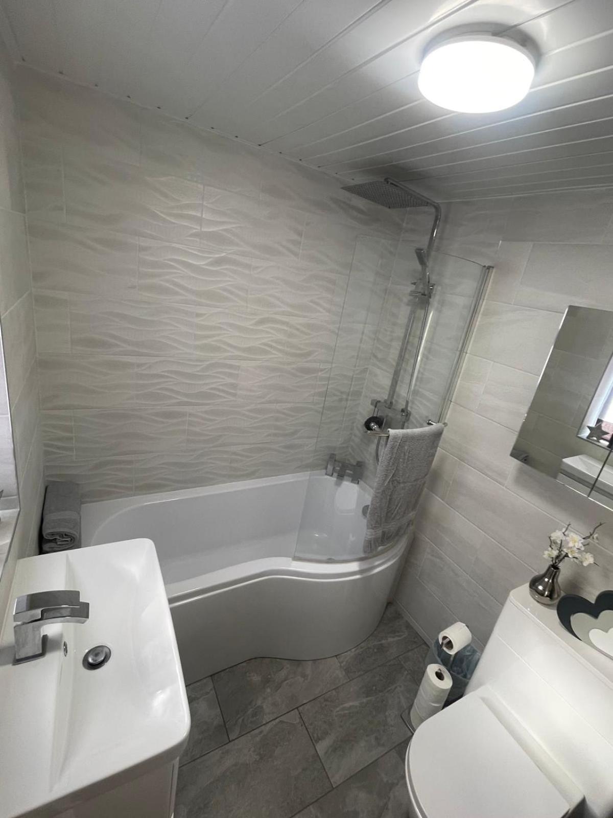 Town House Ideal for working professionals