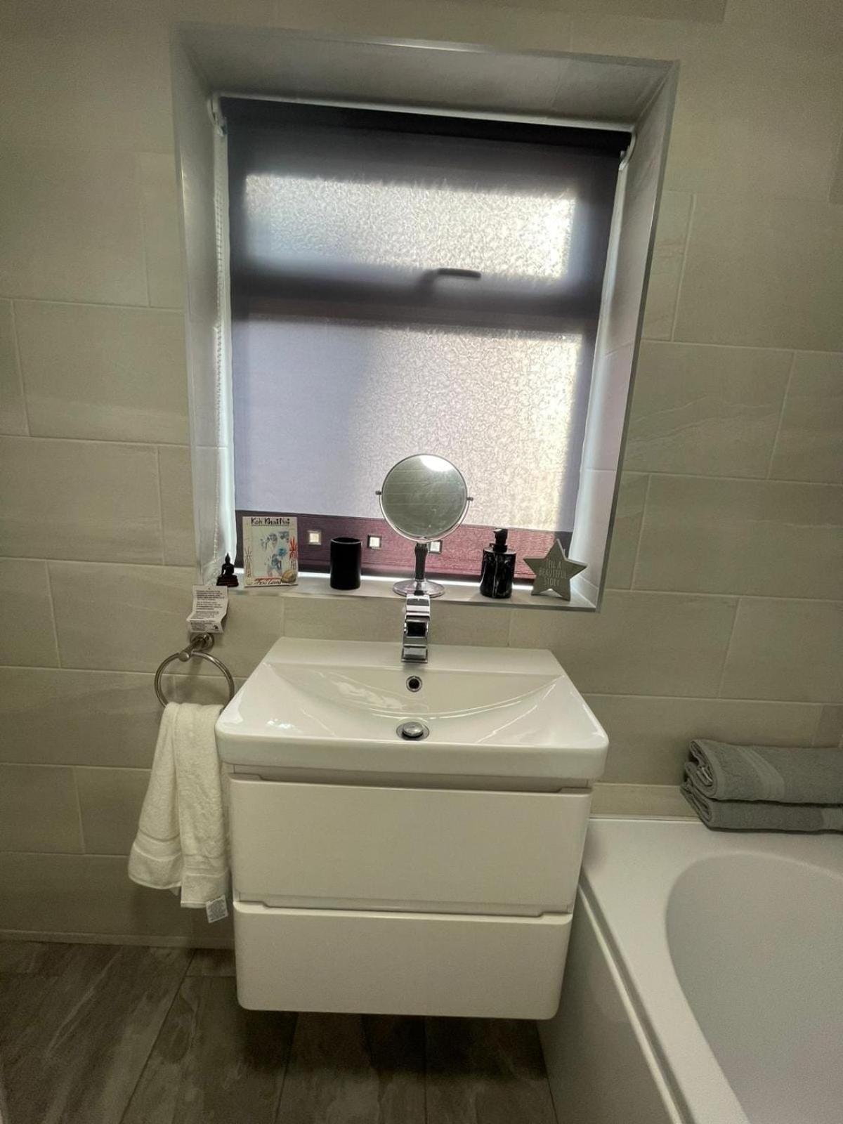 Town House Ideal for working professionals
