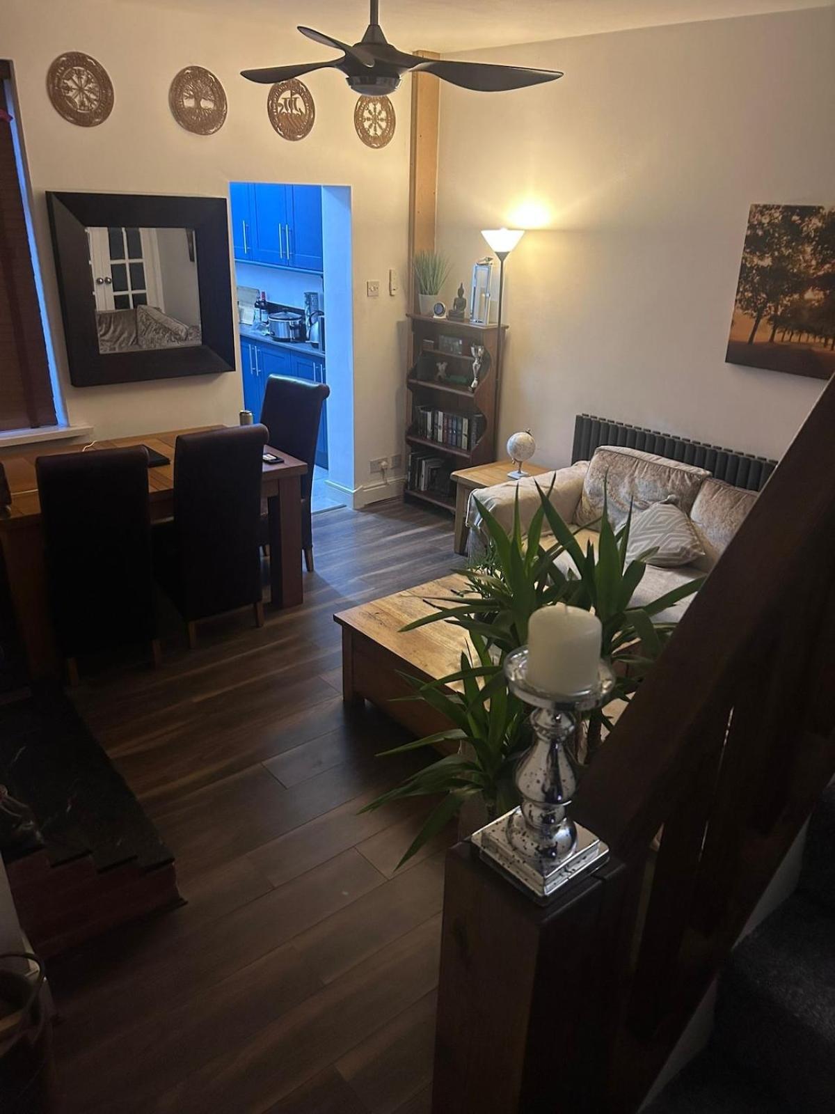 Town House Ideal for working professionals