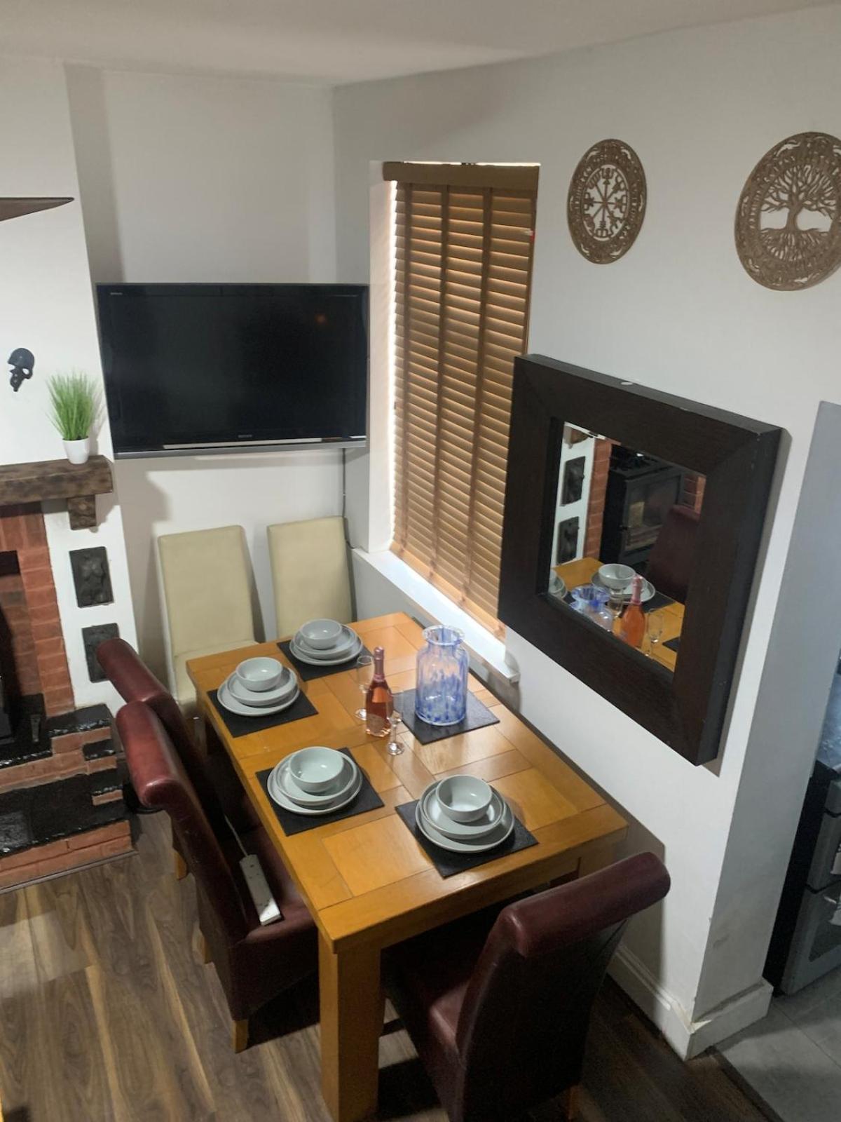 Town House Ideal for working professionals