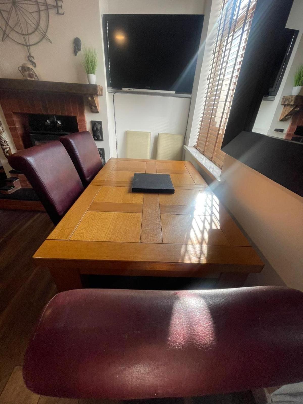 Town House Ideal for working professionals