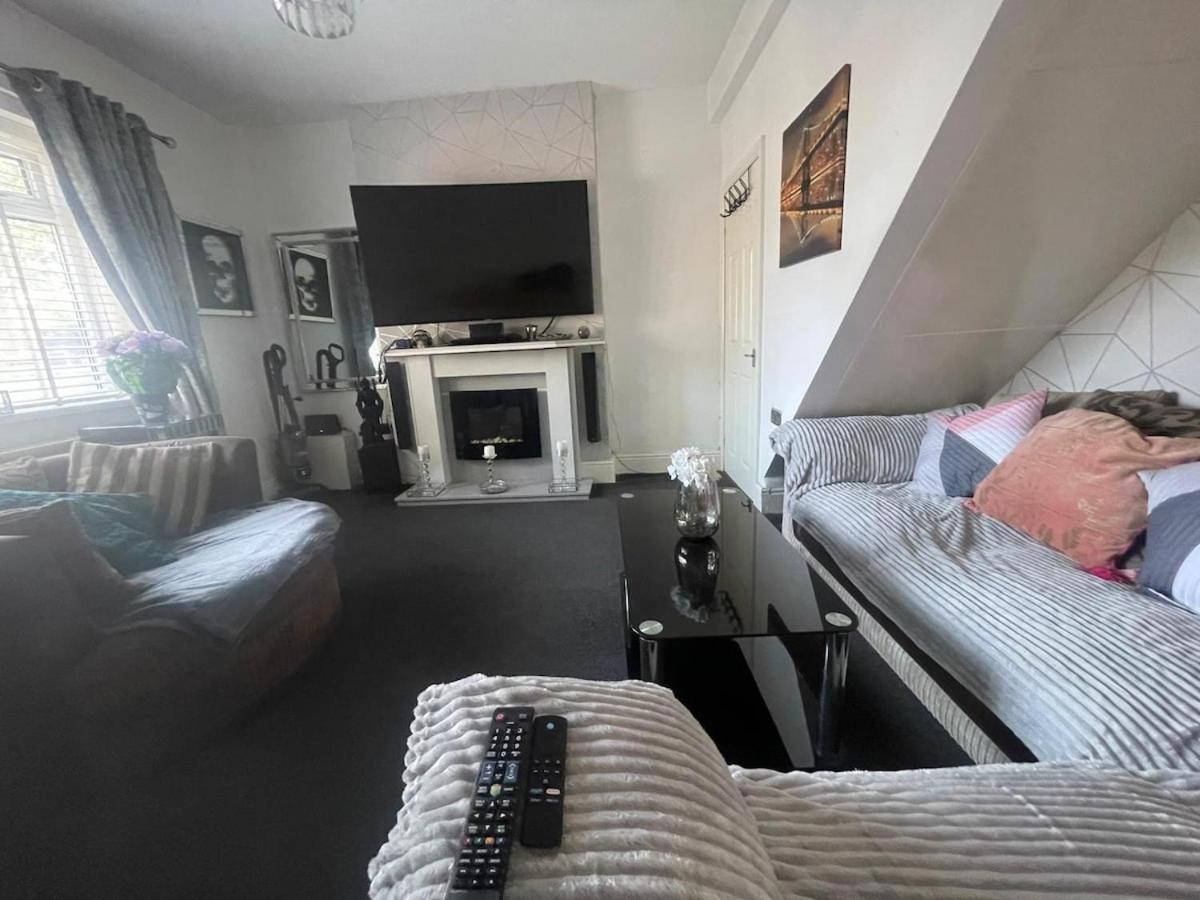 Town House Ideal for working professionals
