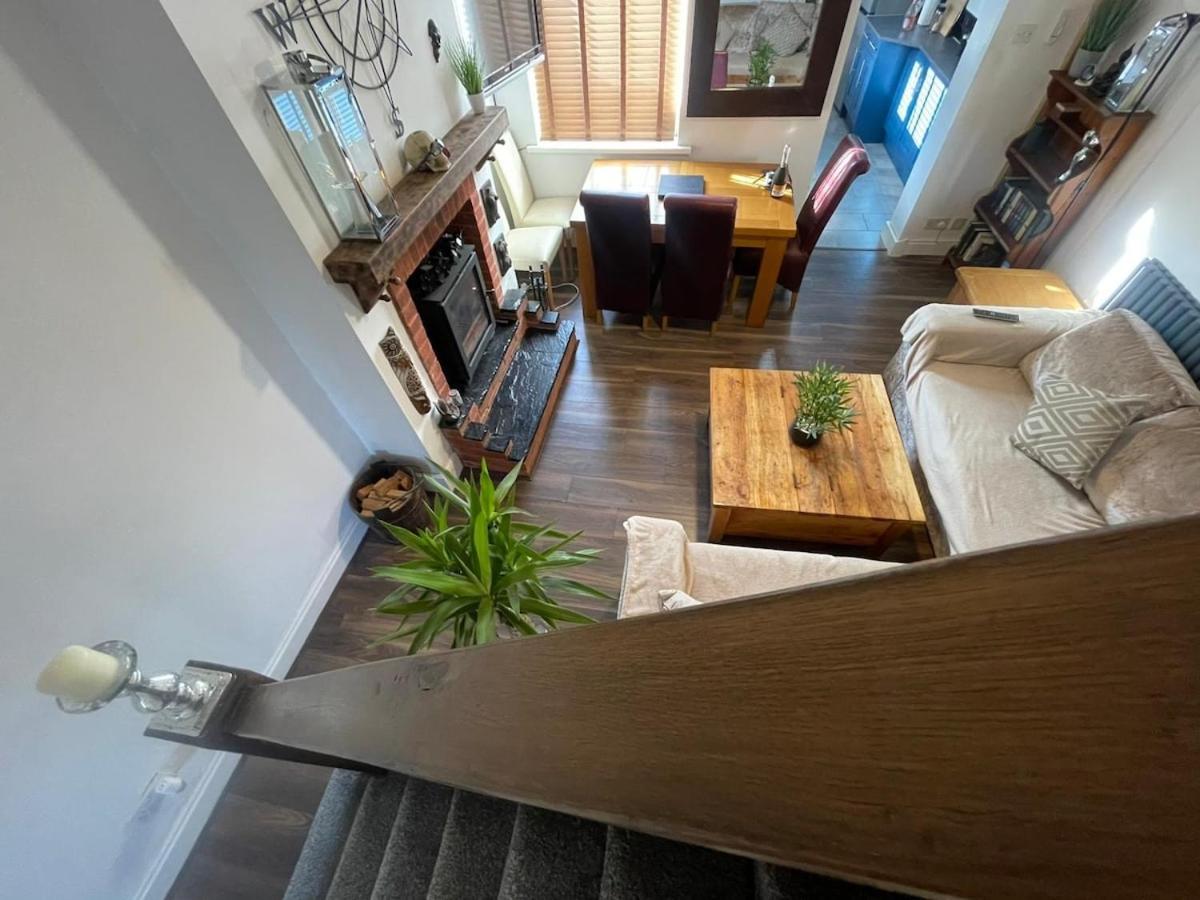 Town House Ideal for working professionals