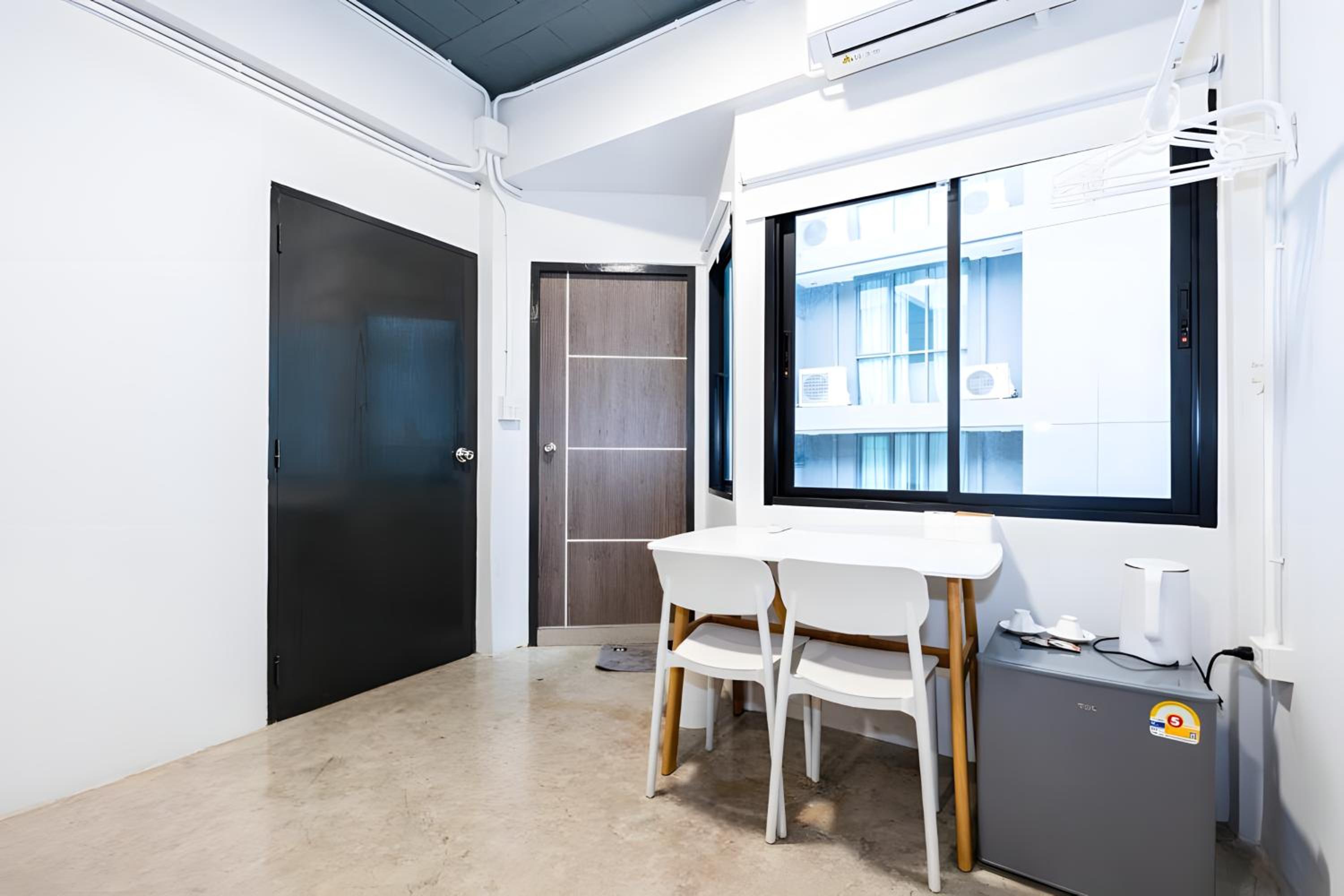 Yellow Place Sukhumvit Soi 2 -เยลโล เพลส สุขุมวิทซอย 2