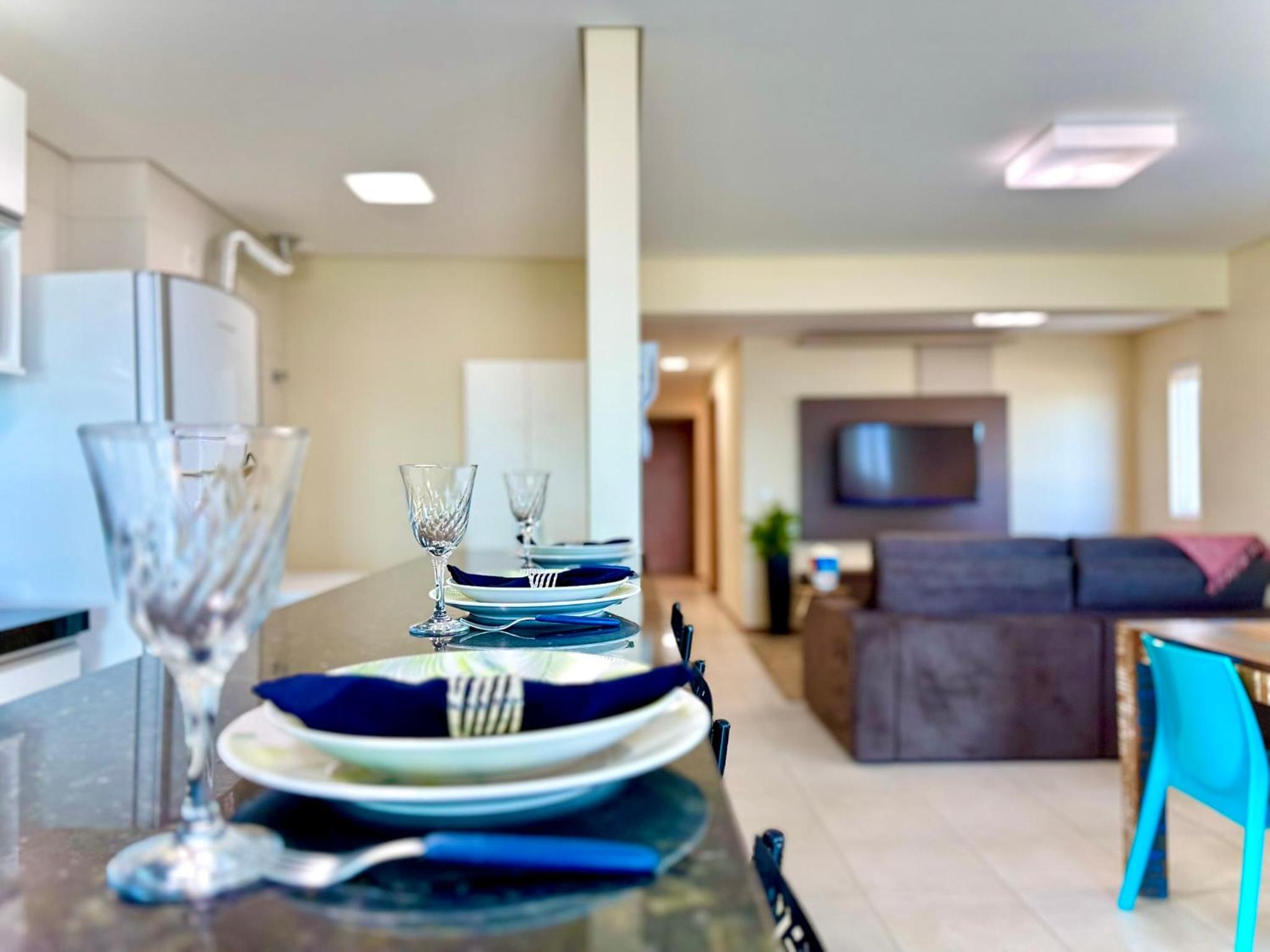 Apto Frente Mar Bali Beach Home Club 3 Quartos Climatizados Cozinha Completa Sacada com Churrasqueira 2 Vagas de Garagem Piscina borda infinita Sauna Acade