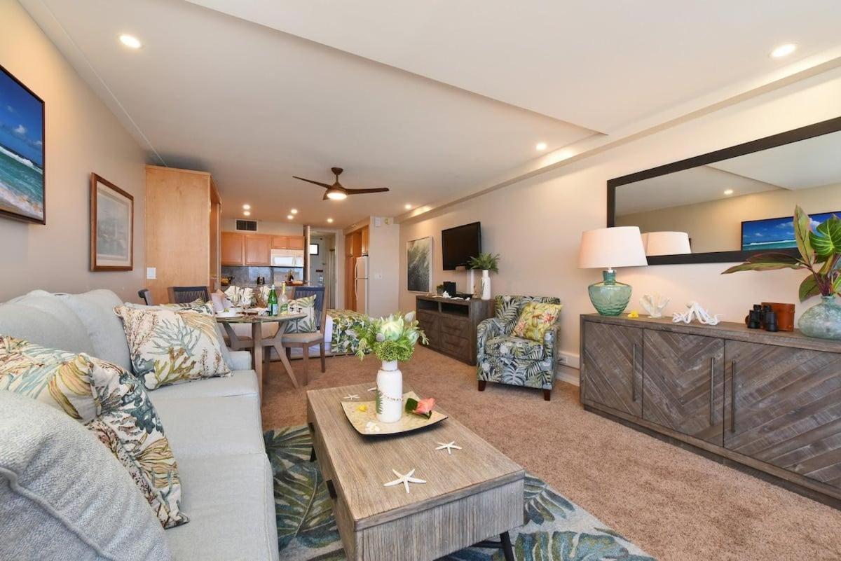 Maui Kai 206 · MK 206 Updated OceanFront Studio w Pool AC Views