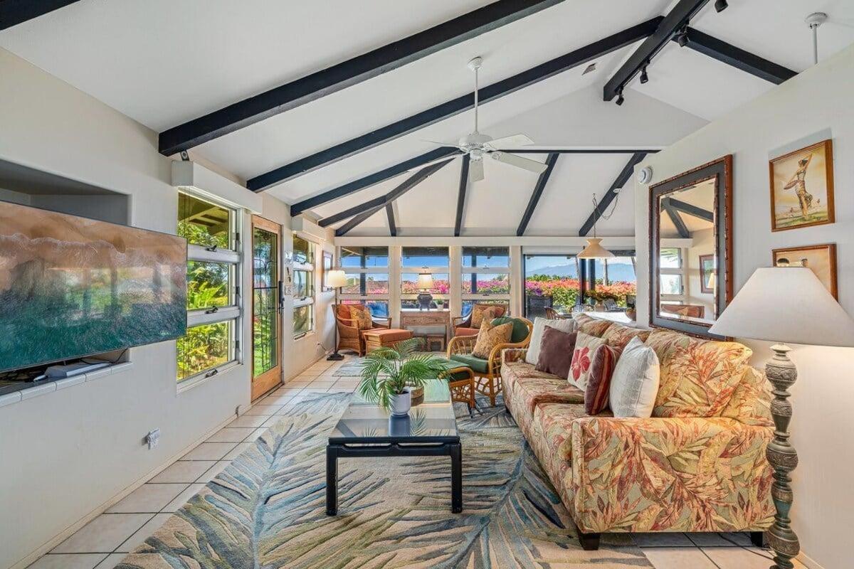 International Colony Club 43 · ICC 43 Spacious 2BD Cottage Walk