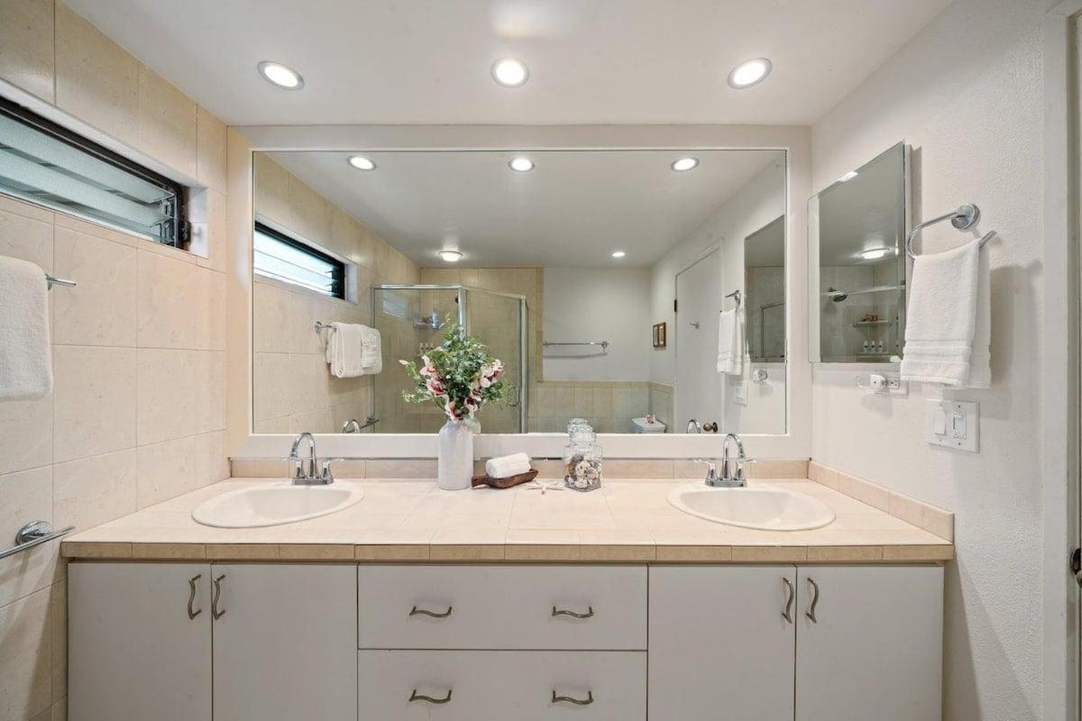Kahana Village 26 · KHV 26 2BD Direct Ocean Front with Amazing S