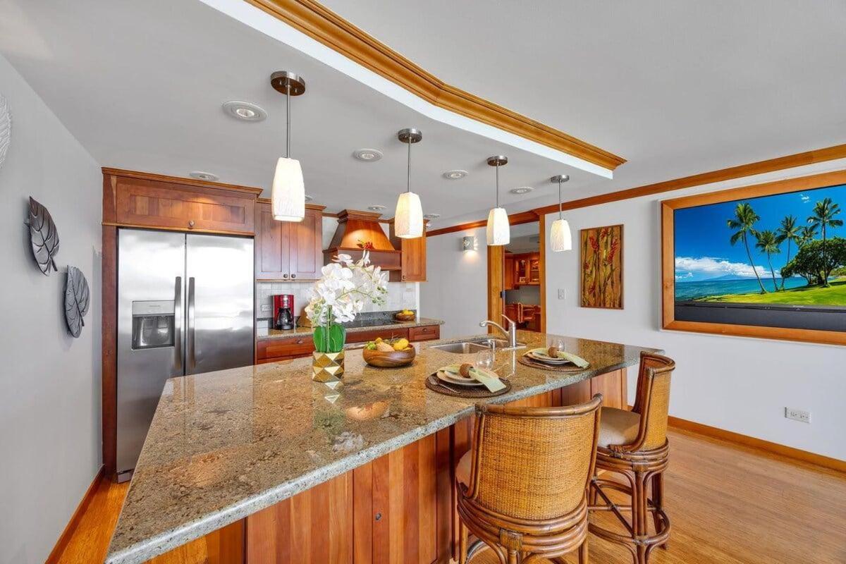 Paki Maui 301 · Direct Oceanfront Views Remodeled 2BD Condo