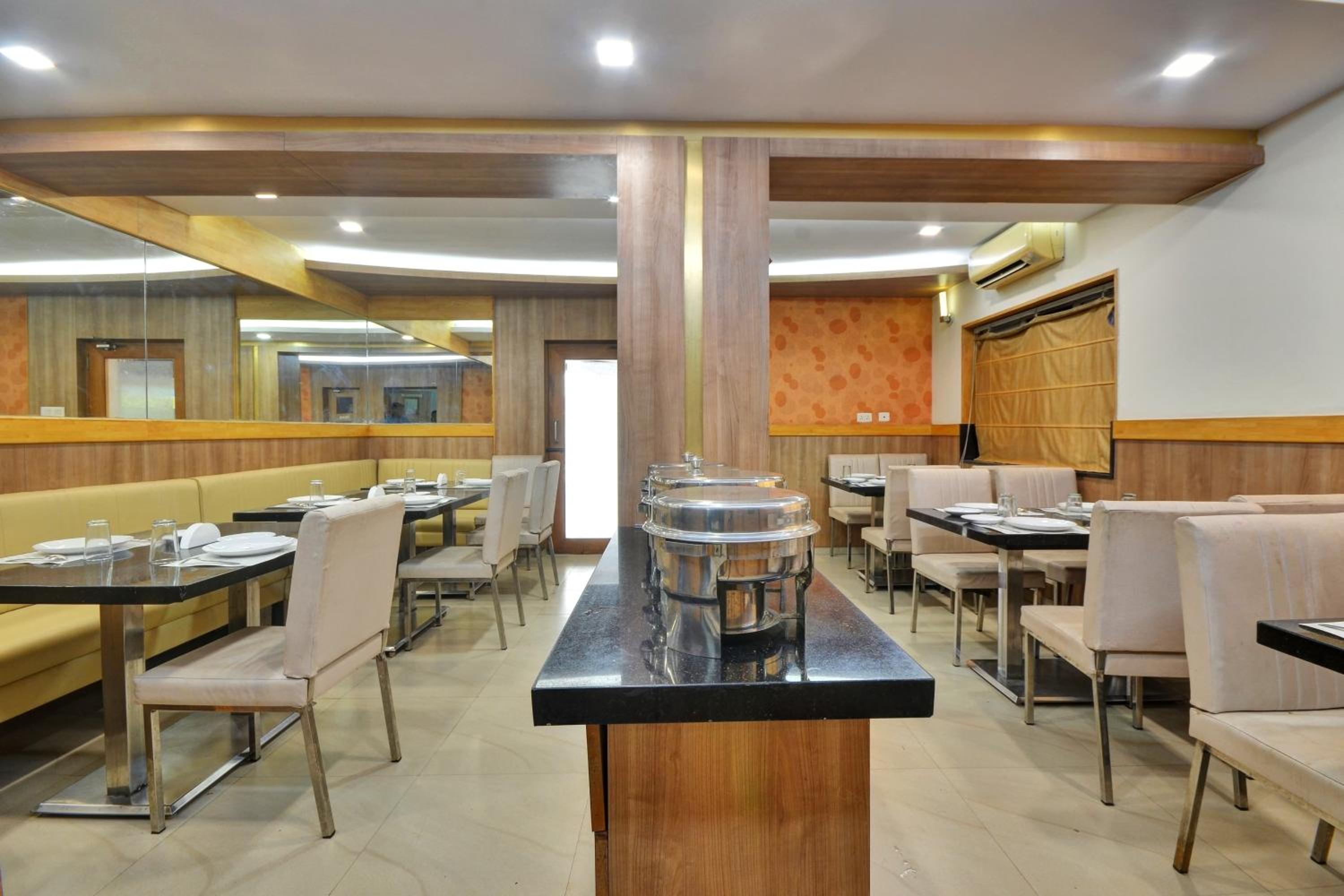 FabHotel Grand Gunas, photo 17