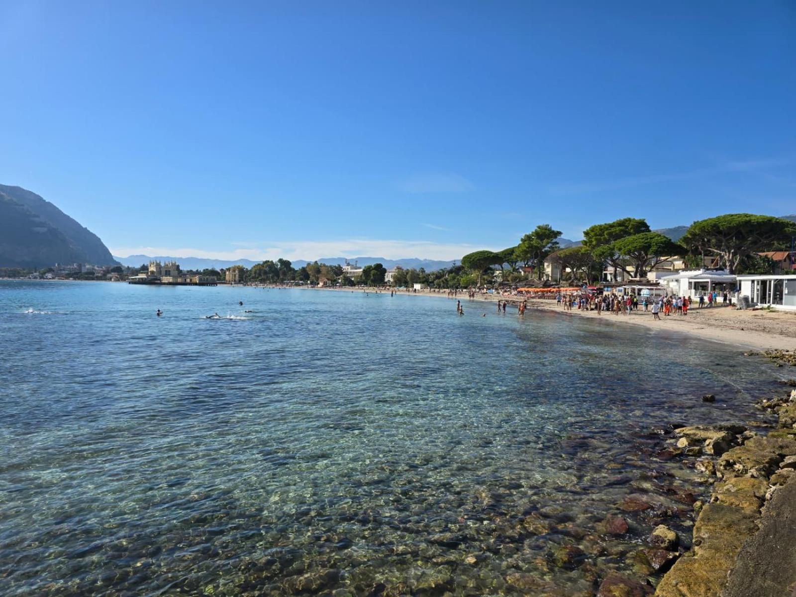 Antony Mondello Guest House, appartamento a 1 minuto a piedi dalla spiaggia di Mondello