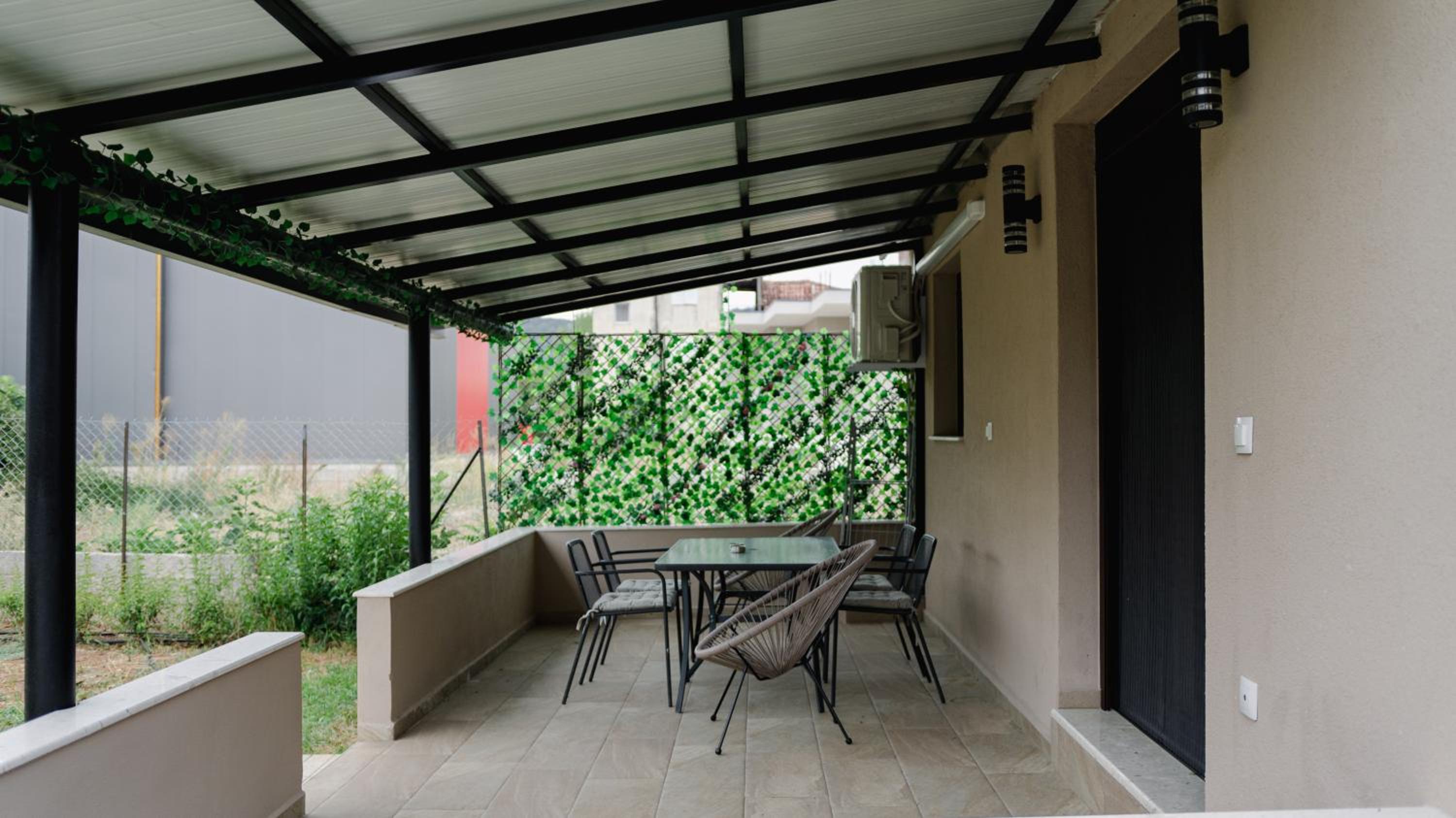 Sefis House