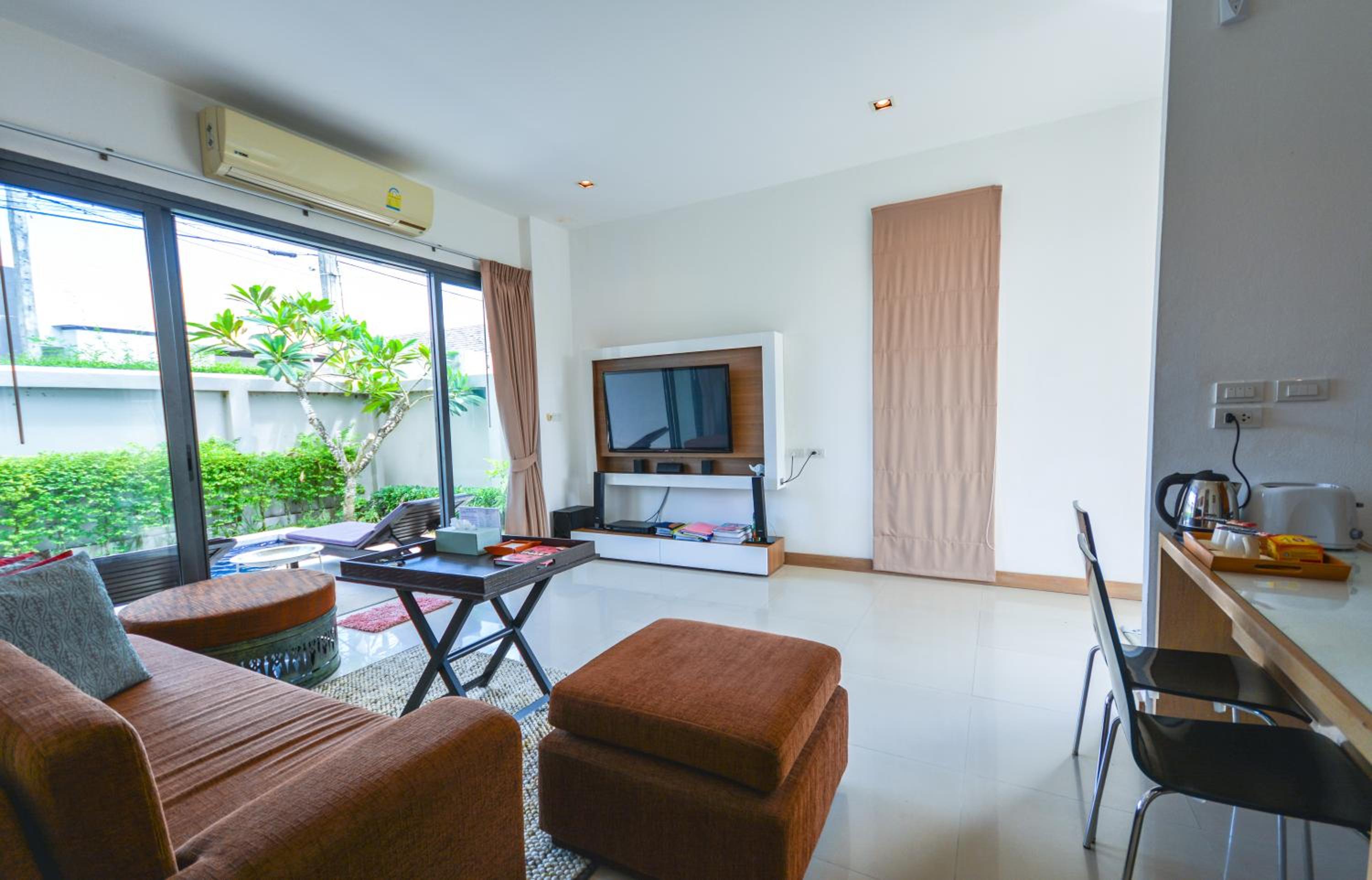 Honeymooner Pool Villa@Seastone