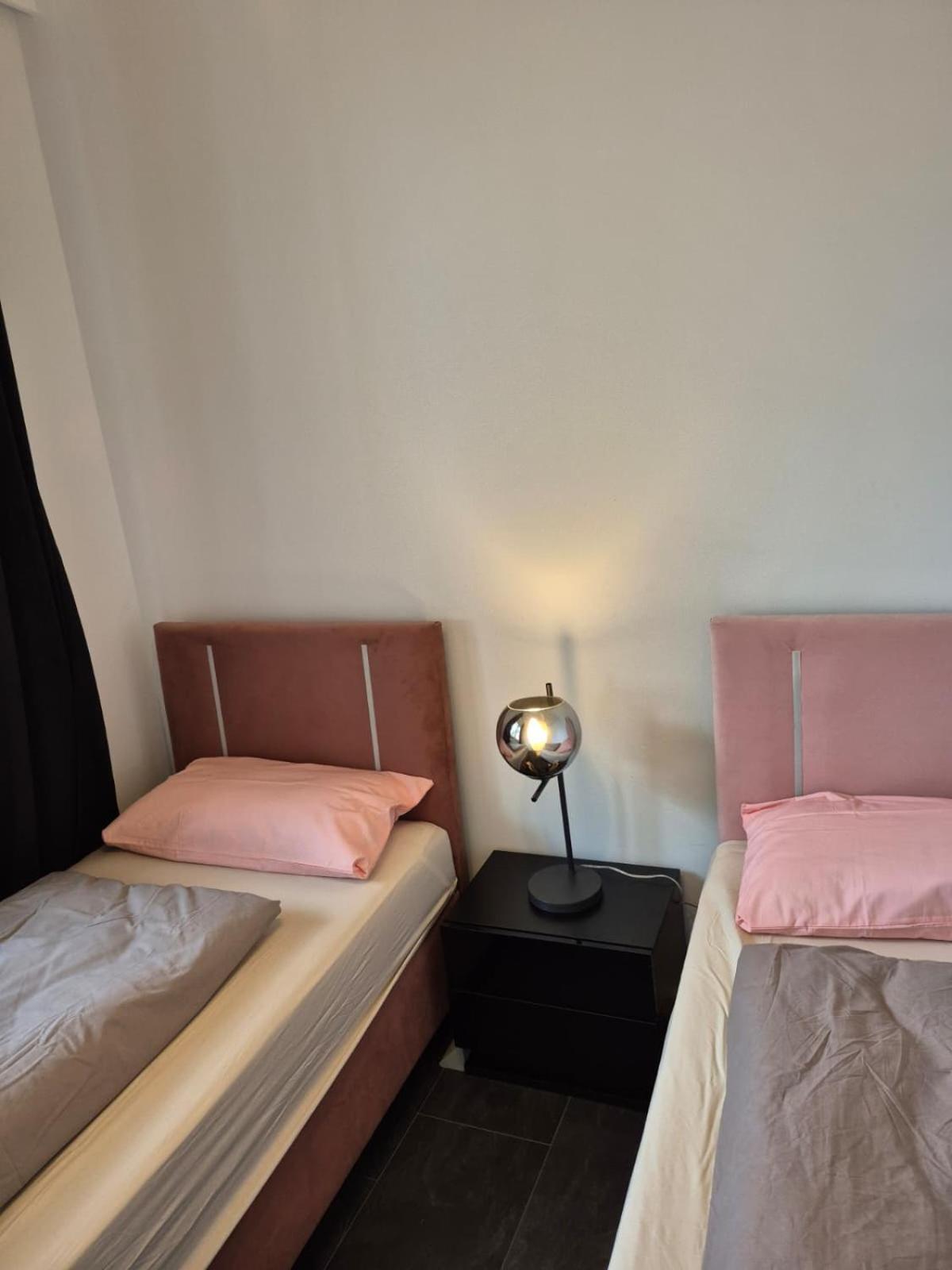 City Apartment am Rhein - Kapitol-Viertel - Kölner Dom & Hauptbahnhof - Modern Komfort - Perfekte Lage